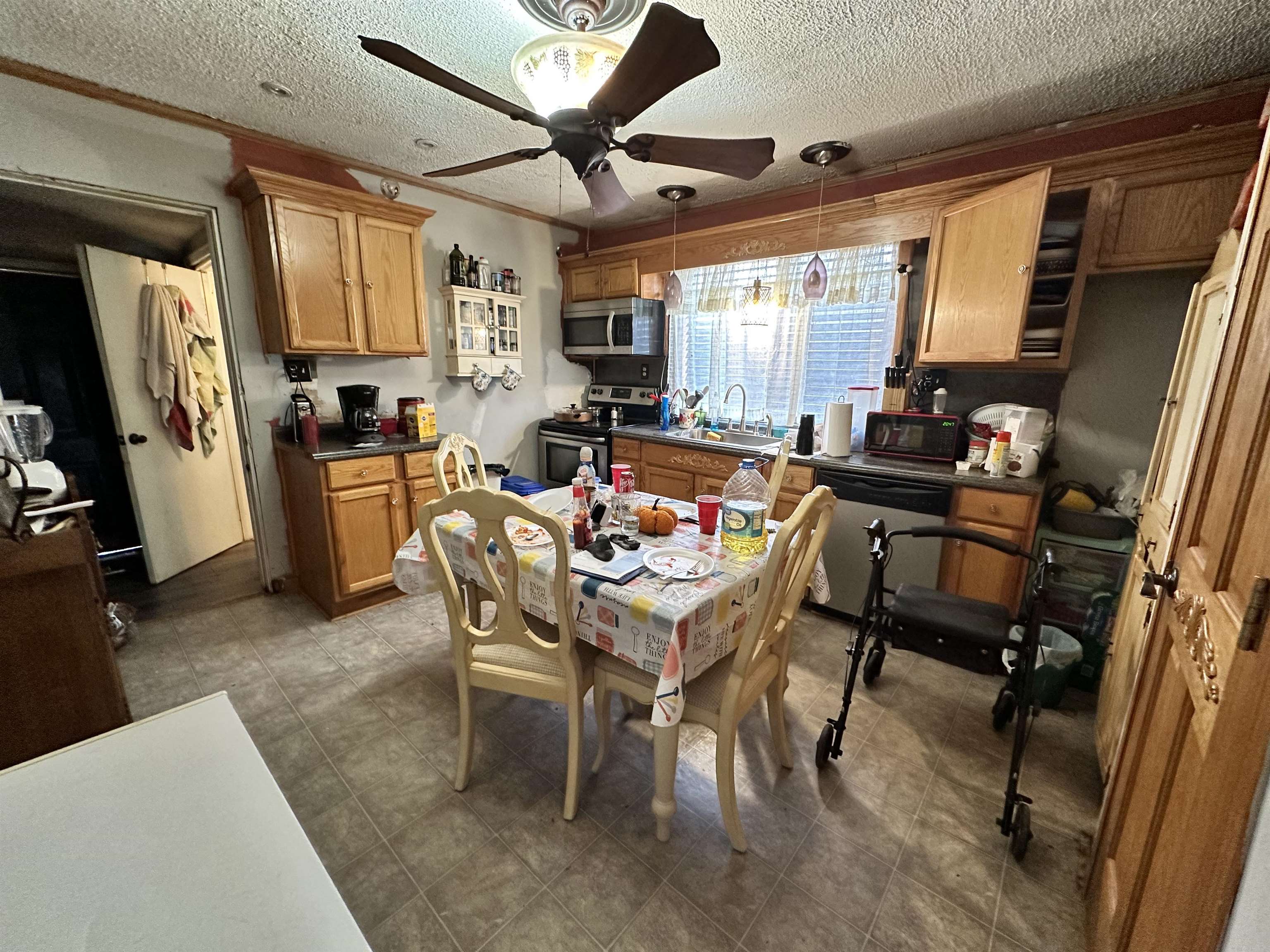 2007 Hughes Ave, Owensboro, Kentucky 42303, 3 Bedrooms Bedrooms, ,1 BathroomBathrooms,Single Family Residence,For Sale,Hughes Ave,88753