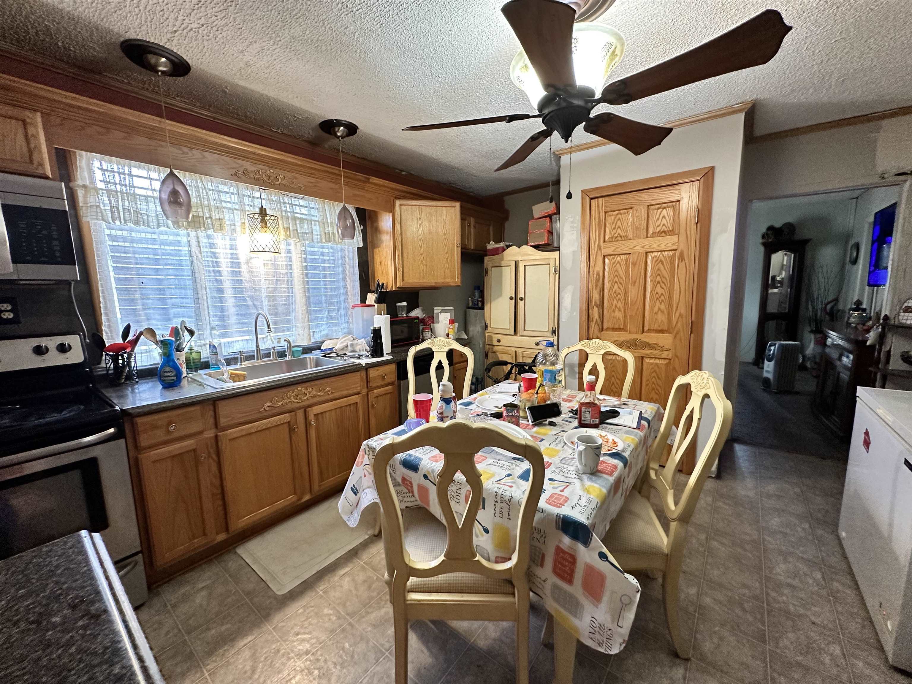 2007 Hughes Ave, Owensboro, Kentucky 42303, 3 Bedrooms Bedrooms, ,1 BathroomBathrooms,Single Family Residence,For Sale,Hughes Ave,88753