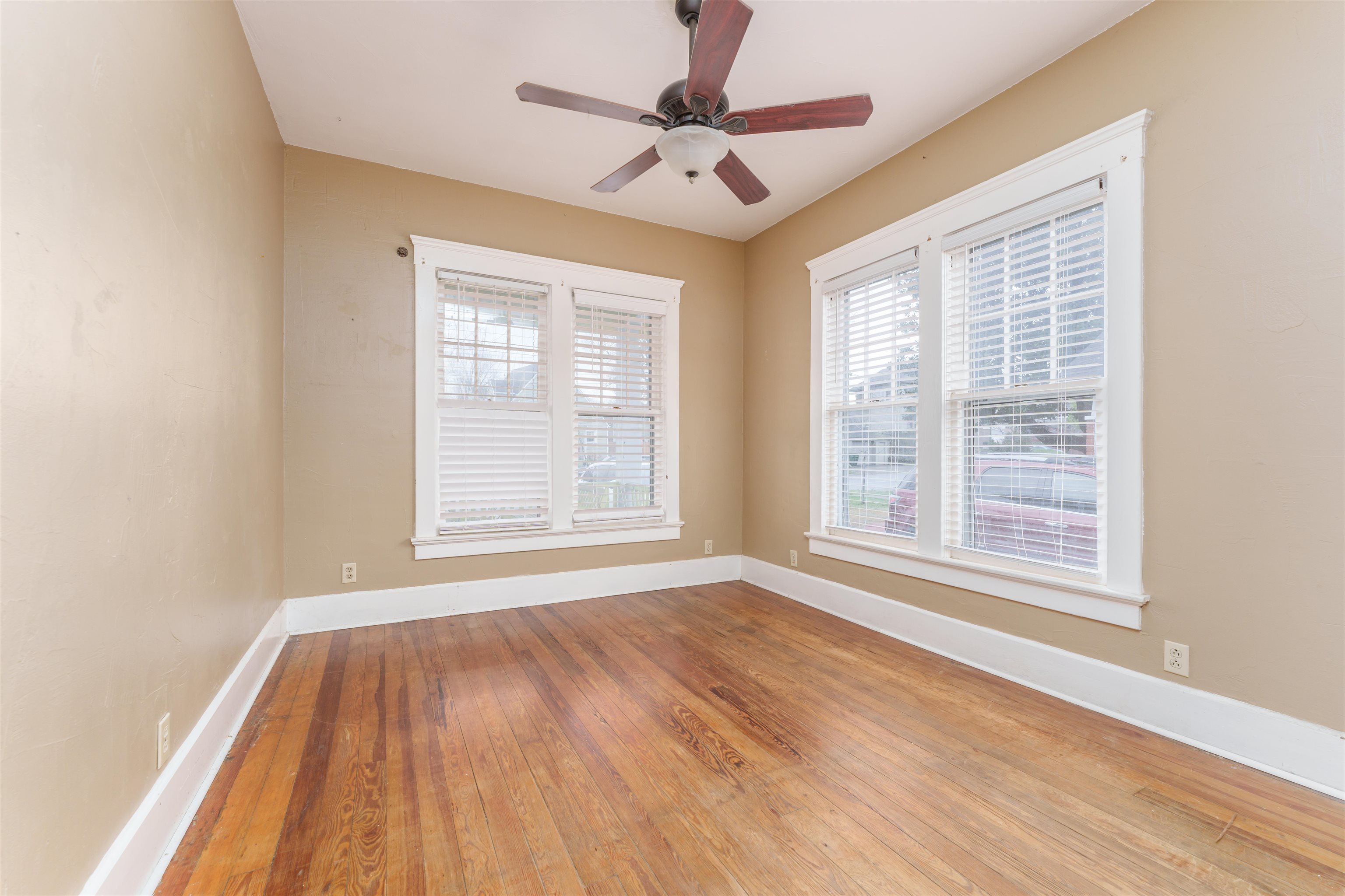 1206 Locust Street, Owensboro, Kentucky 42301, 4 Bedrooms Bedrooms, ,1 BathroomBathrooms,Single Family Residence,For Sale,Locust Street,88754