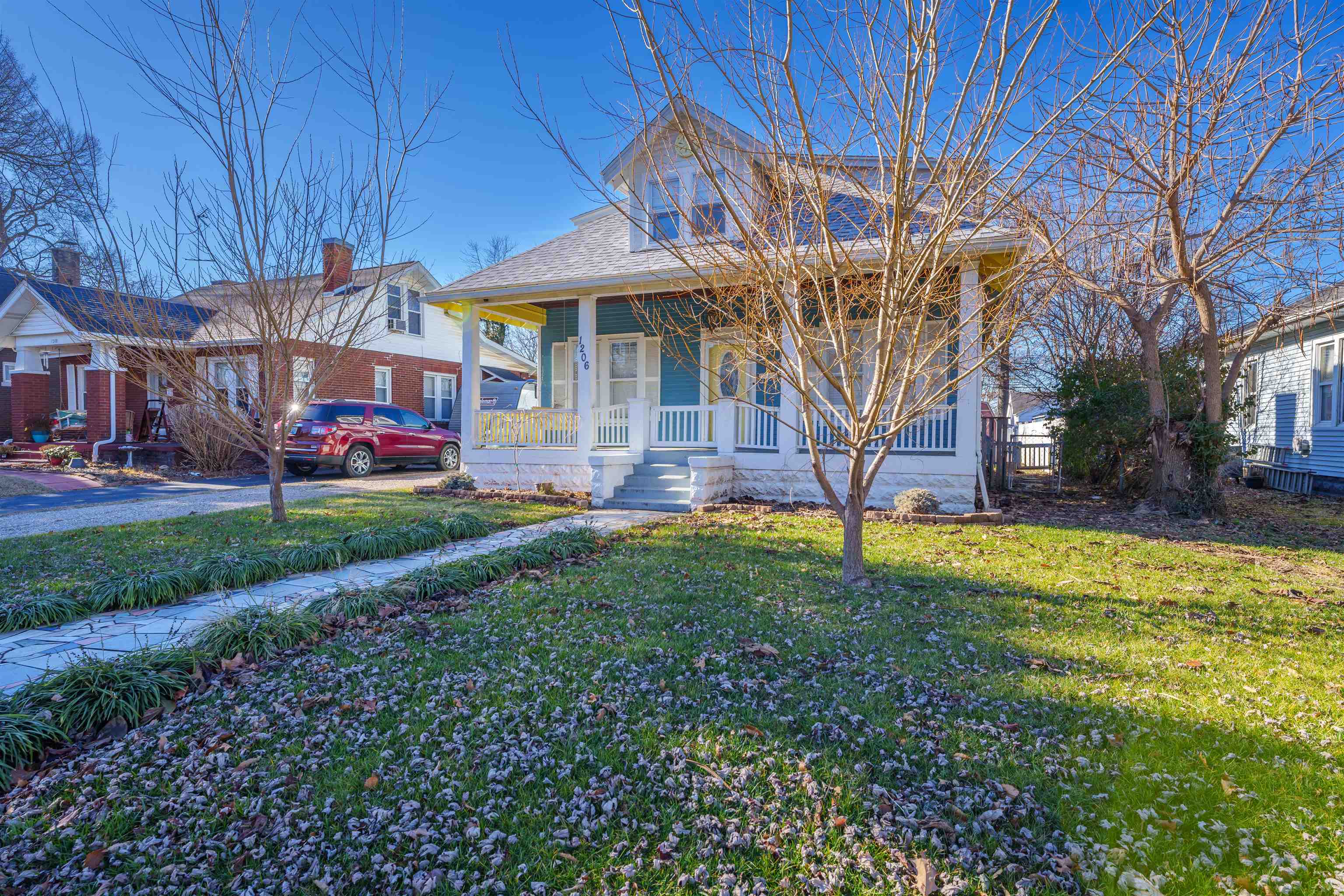 1206 Locust Street, Owensboro, Kentucky 42301, 4 Bedrooms Bedrooms, ,1 BathroomBathrooms,Single Family Residence,For Sale,Locust Street,88754
