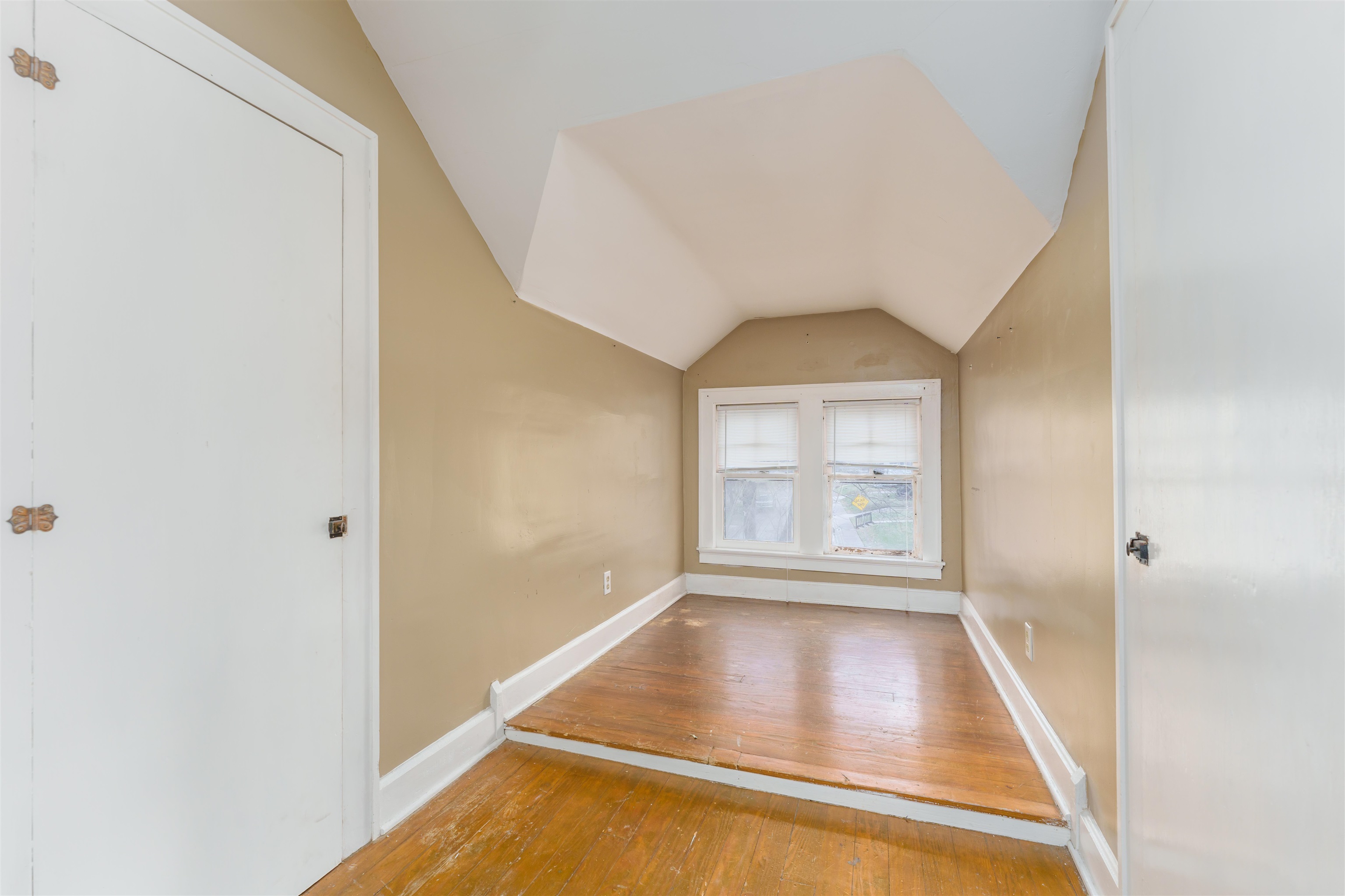 1206 Locust Street, Owensboro, Kentucky 42301, 4 Bedrooms Bedrooms, ,1 BathroomBathrooms,Single Family Residence,For Sale,Locust Street,88754