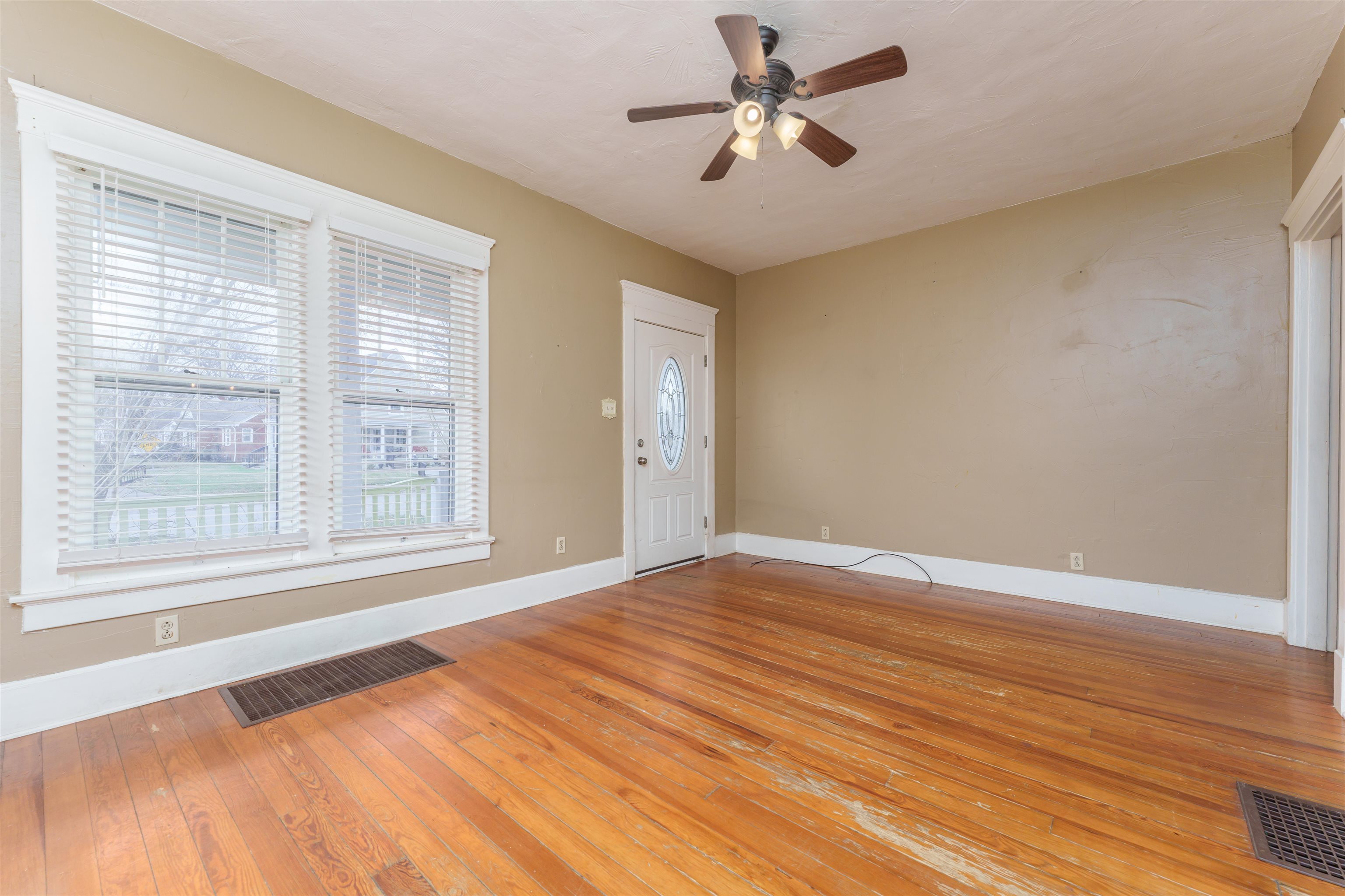 1206 Locust Street, Owensboro, Kentucky 42301, 4 Bedrooms Bedrooms, ,1 BathroomBathrooms,Single Family Residence,For Sale,Locust Street,88754
