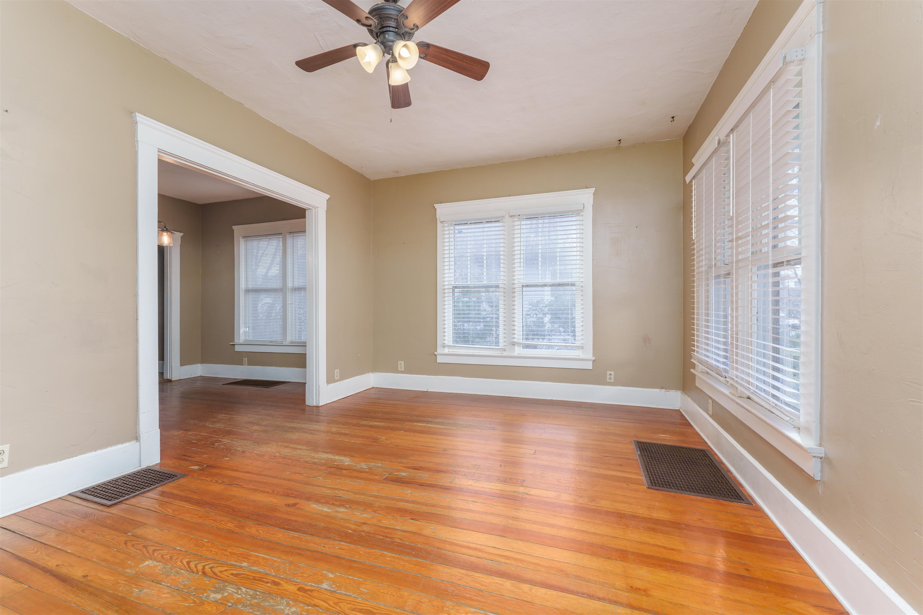 1206 Locust Street, Owensboro, Kentucky 42301, 4 Bedrooms Bedrooms, ,1 BathroomBathrooms,Single Family Residence,For Sale,Locust Street,88754