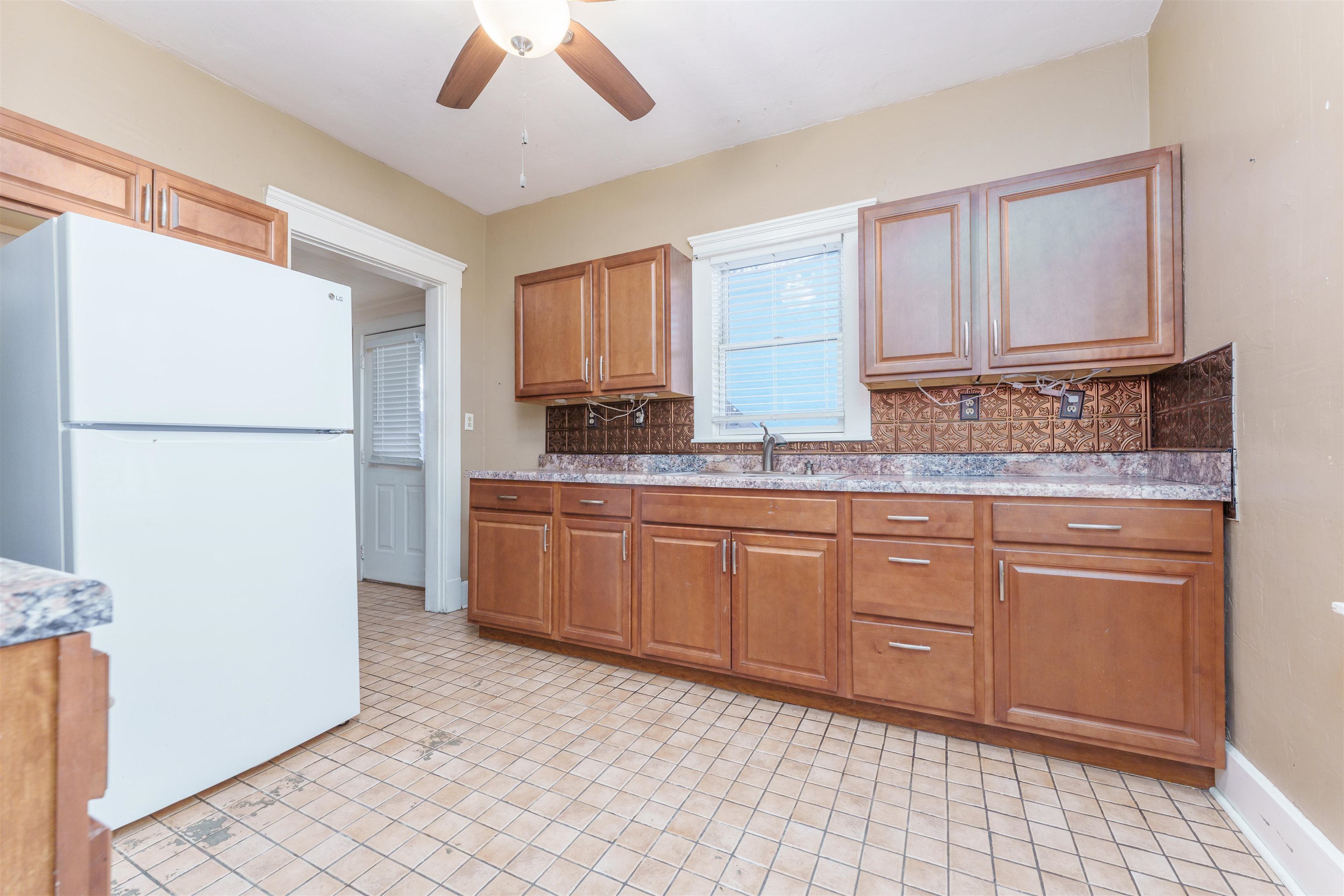 1206 Locust Street, Owensboro, Kentucky 42301, 4 Bedrooms Bedrooms, ,1 BathroomBathrooms,Single Family Residence,For Sale,Locust Street,88754