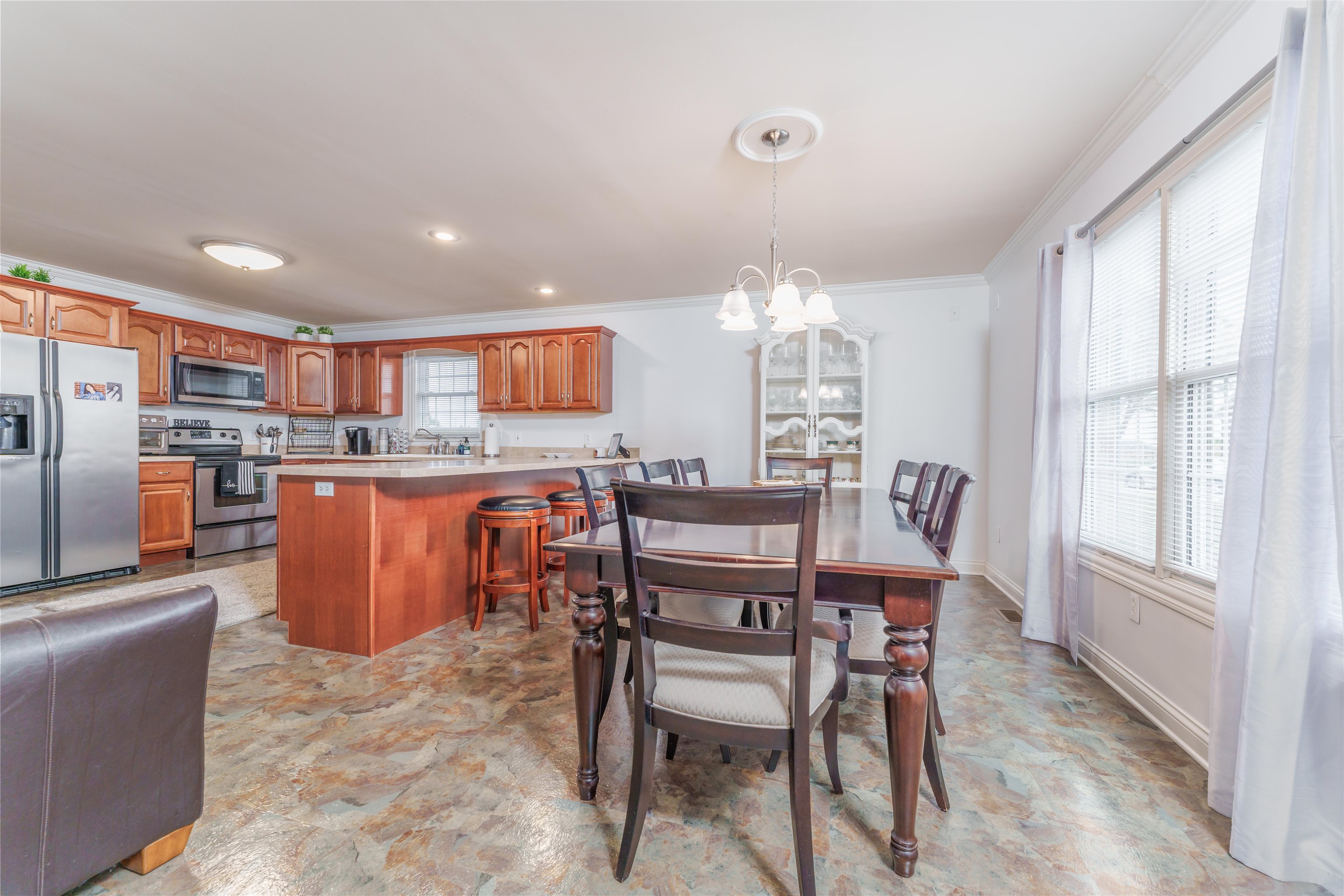 6399 Springwood Drive, Owensboro, Kentucky 42301, 4 Bedrooms Bedrooms, ,2 BathroomsBathrooms,Single Family Residence,For Sale,Springwood Drive,88755