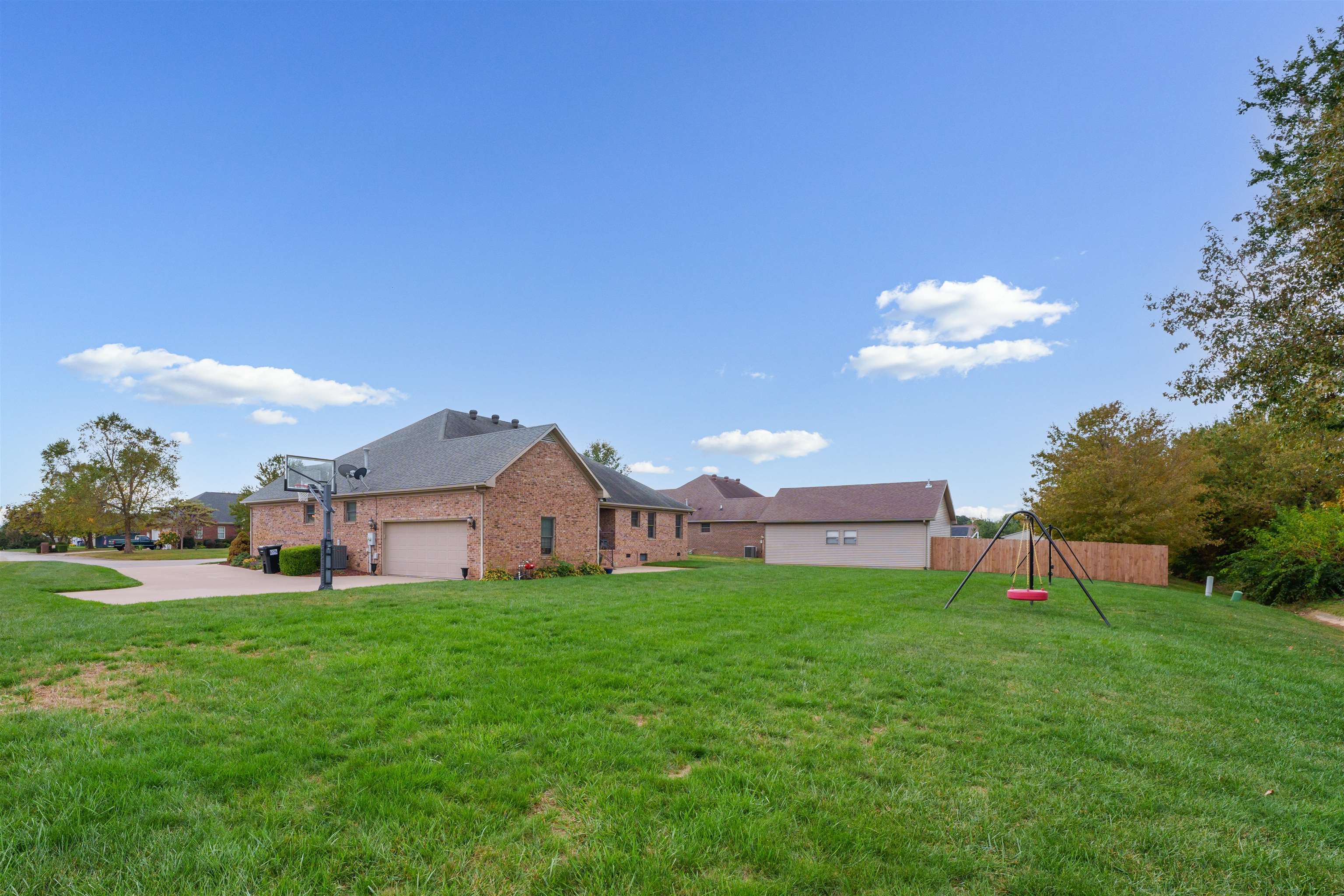 6399 Springwood Drive, Owensboro, Kentucky 42301, 4 Bedrooms Bedrooms, ,2 BathroomsBathrooms,Single Family Residence,For Sale,Springwood Drive,88755