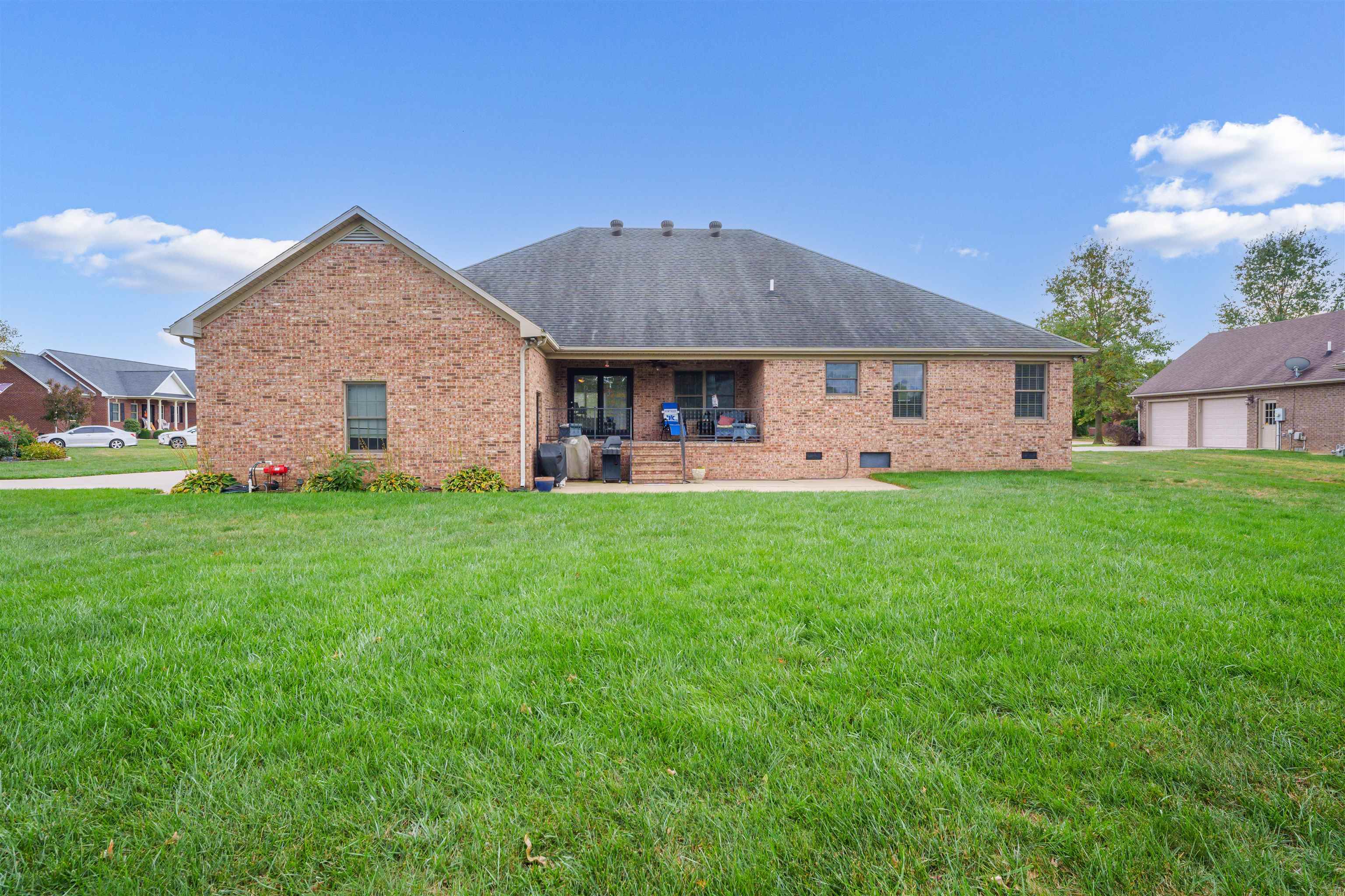 6399 Springwood Drive, Owensboro, Kentucky 42301, 4 Bedrooms Bedrooms, ,2 BathroomsBathrooms,Single Family Residence,For Sale,Springwood Drive,88755
