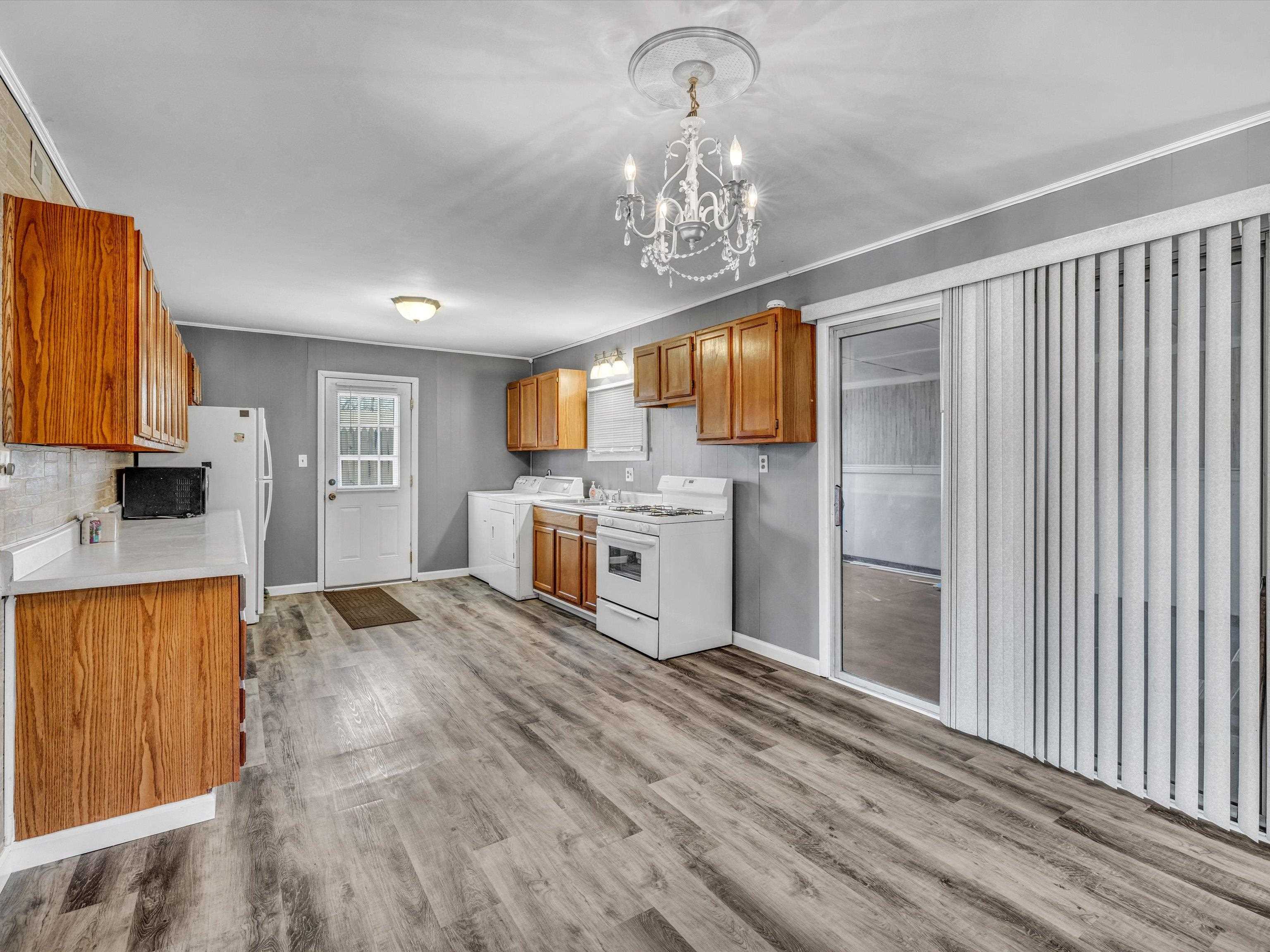 2535 West 6th Street, Owensboro, Kentucky 42303, 3 Bedrooms Bedrooms, ,1 BathroomBathrooms,Single Family Residence,For Sale,West 6th Street,88767