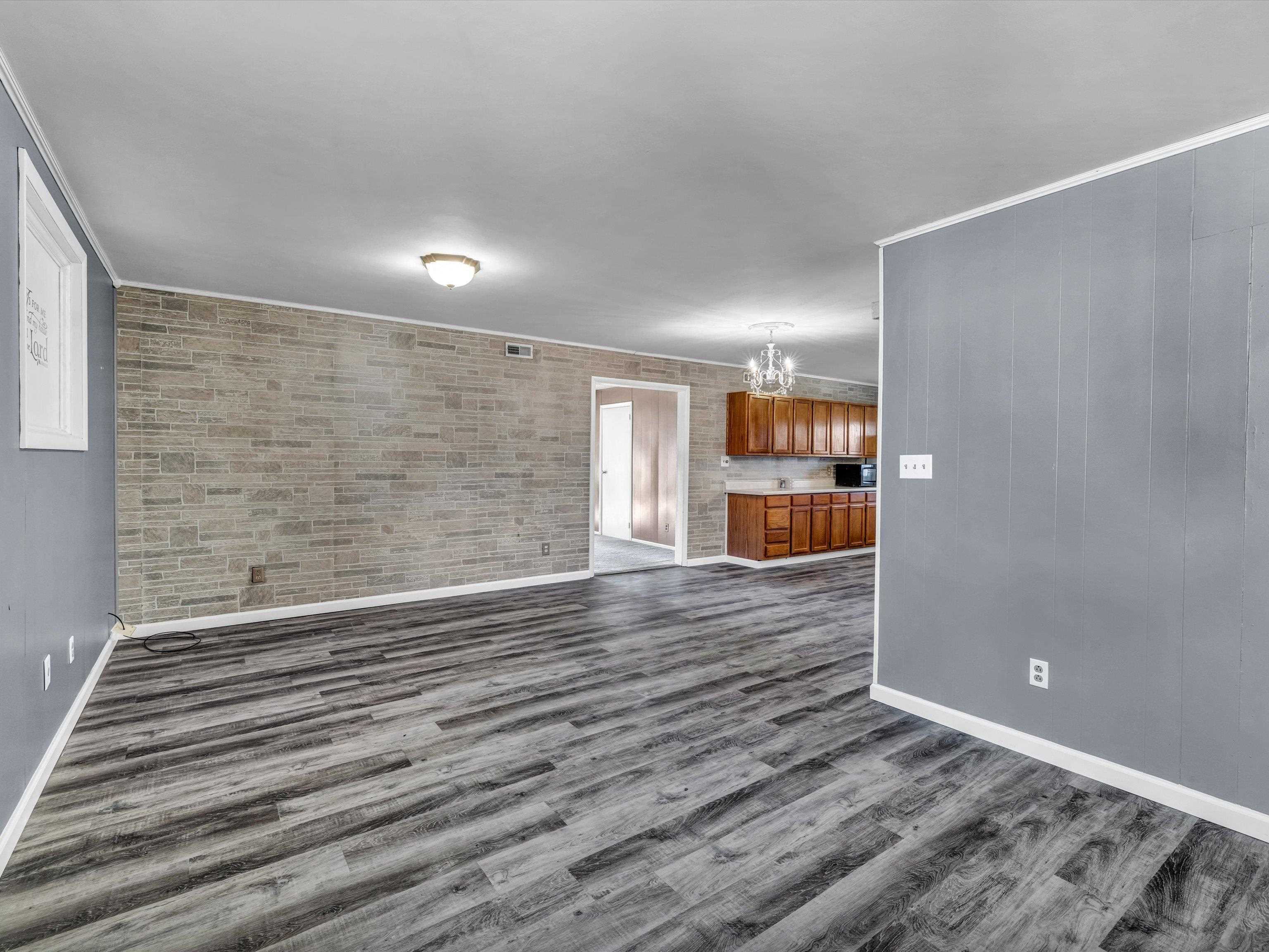 2535 West 6th Street, Owensboro, Kentucky 42303, 3 Bedrooms Bedrooms, ,1 BathroomBathrooms,Single Family Residence,For Sale,West 6th Street,88767