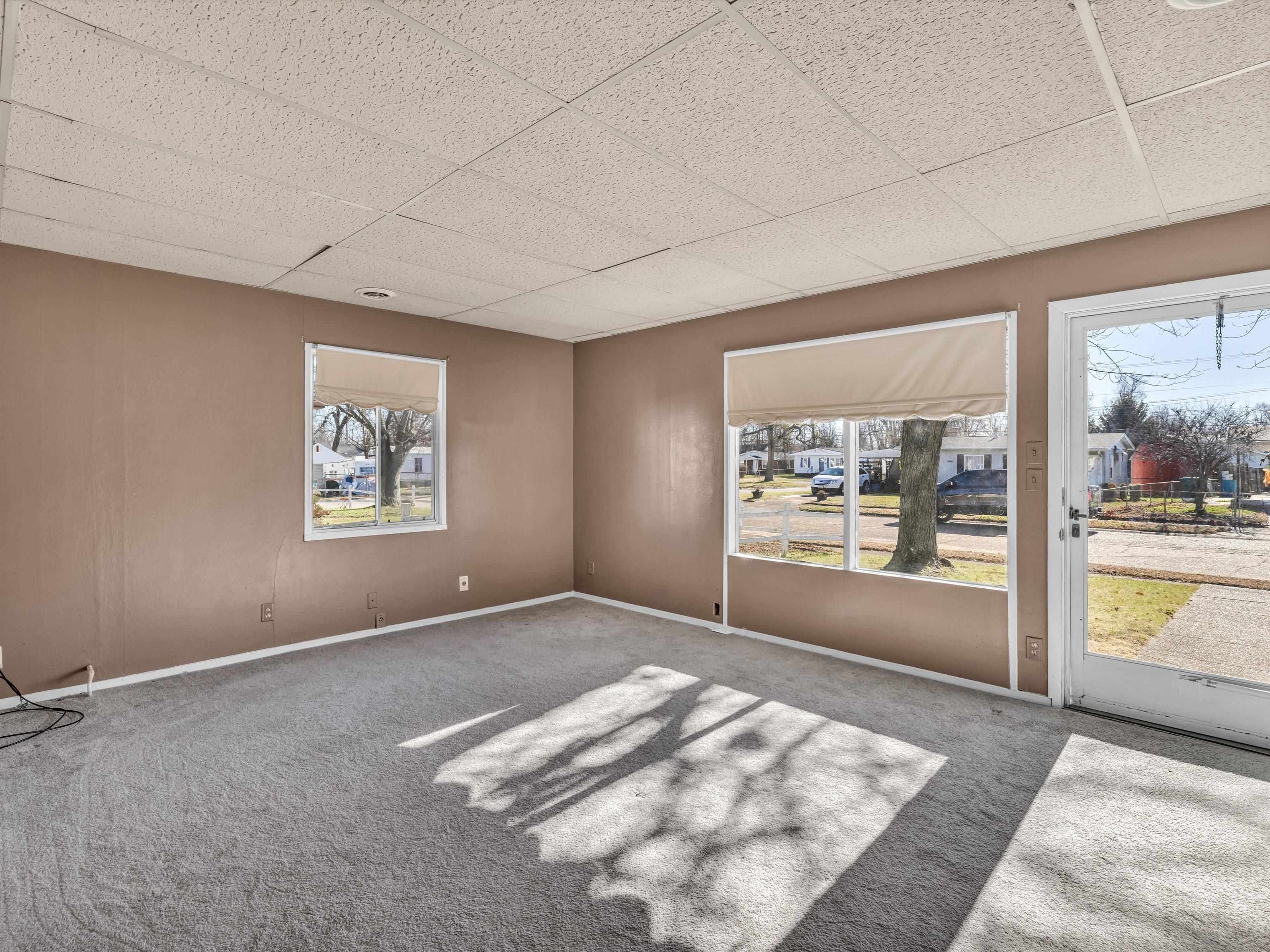 2535 West 6th Street, Owensboro, Kentucky 42303, 3 Bedrooms Bedrooms, ,1 BathroomBathrooms,Single Family Residence,For Sale,West 6th Street,88767