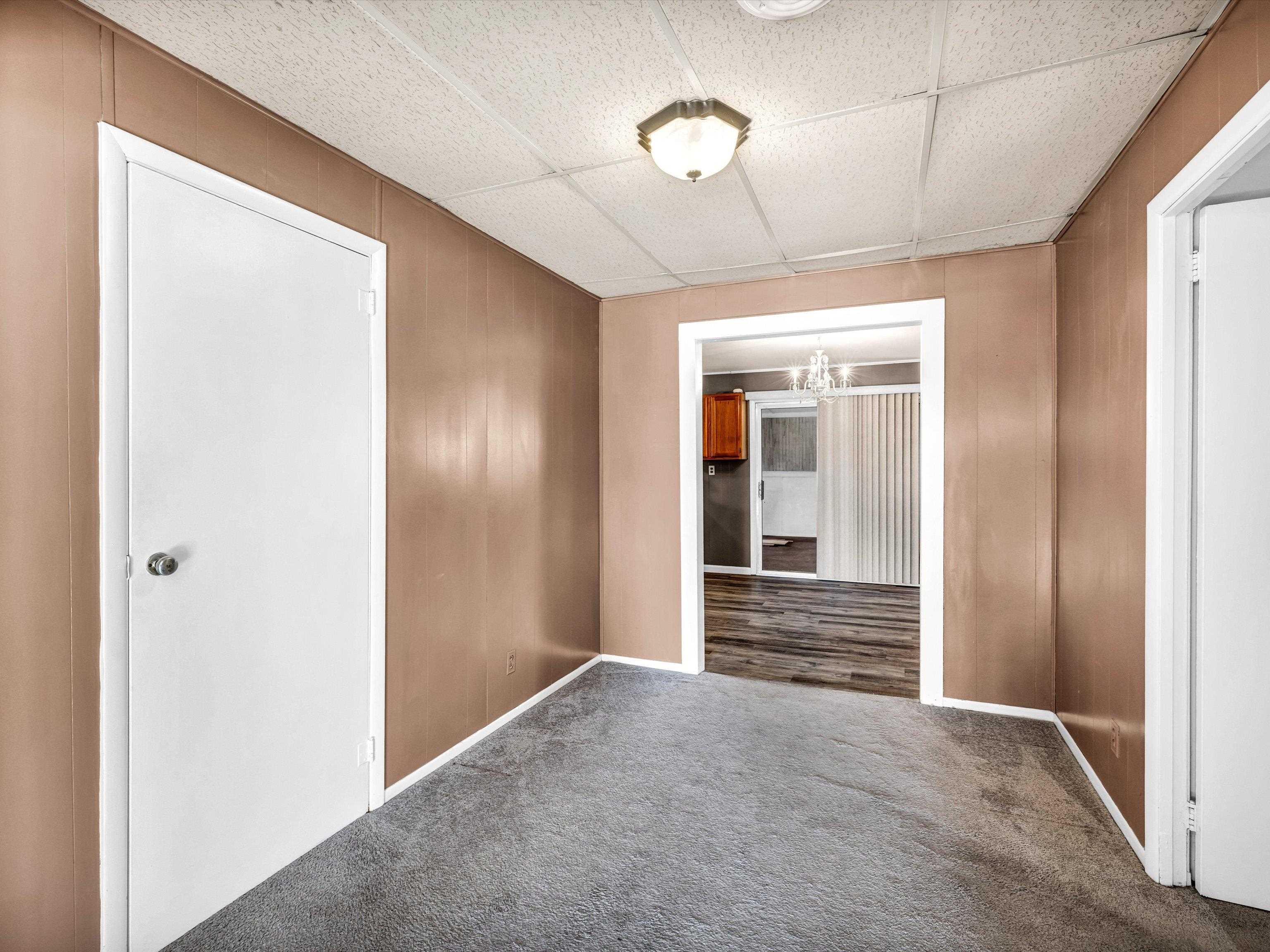 2535 West 6th Street, Owensboro, Kentucky 42303, 3 Bedrooms Bedrooms, ,1 BathroomBathrooms,Single Family Residence,For Sale,West 6th Street,88767