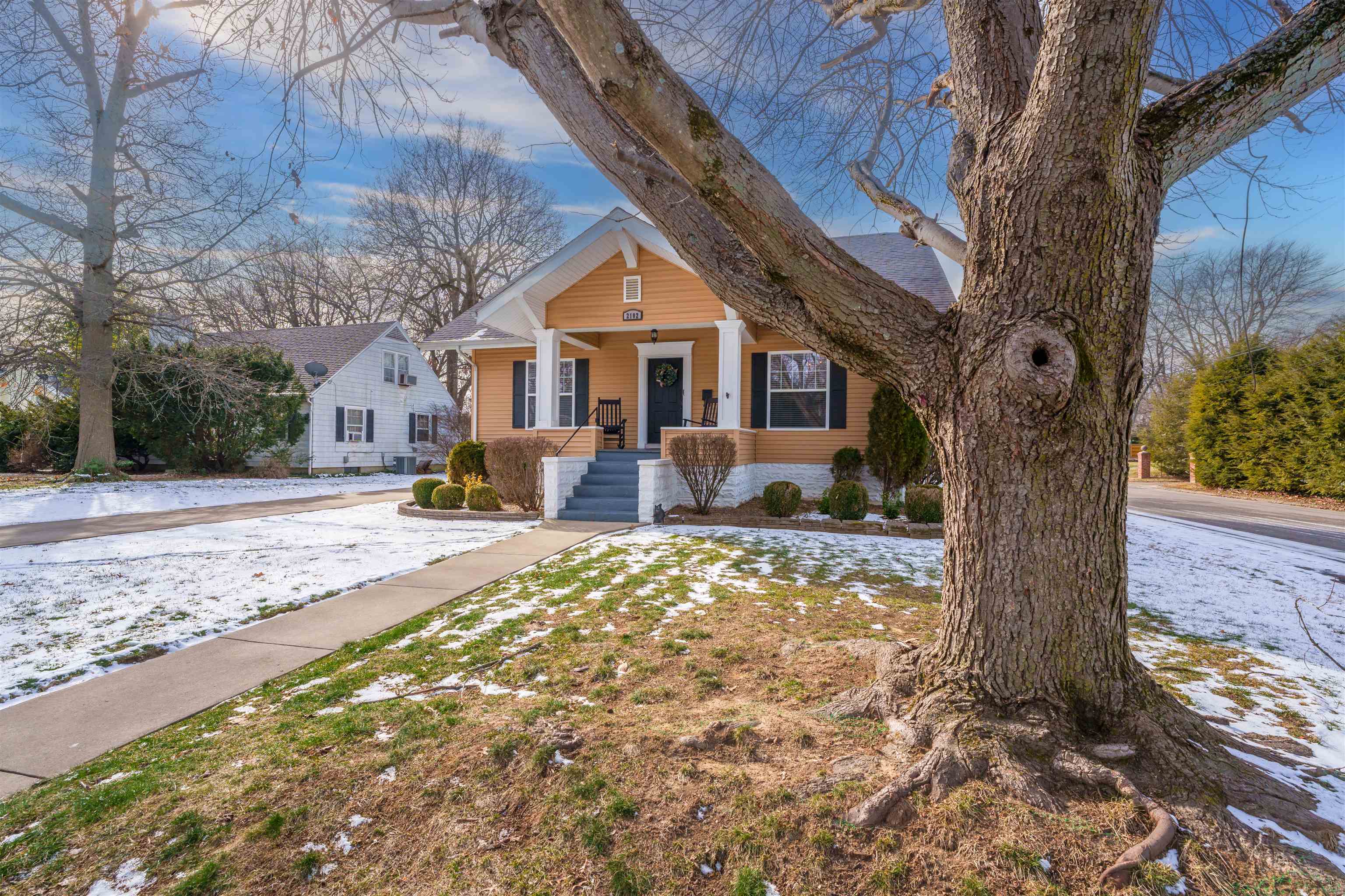 2102 Cedar Street, Owensboro, Kentucky 42301, 3 Bedrooms Bedrooms, ,2 BathroomsBathrooms,Single Family Residence,For Sale,Cedar Street,88802