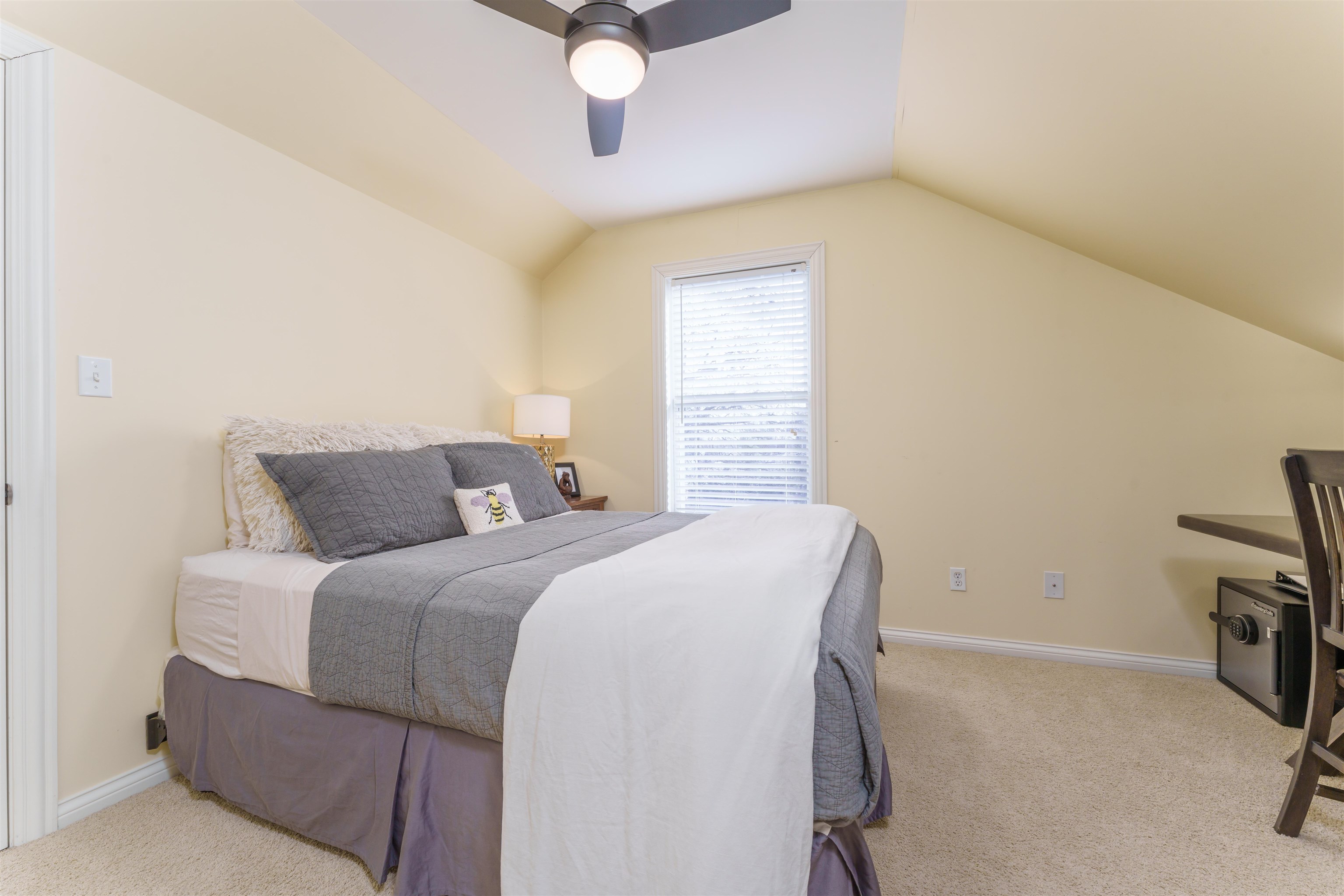 2102 Cedar Street, Owensboro, Kentucky 42301, 3 Bedrooms Bedrooms, ,2 BathroomsBathrooms,Single Family Residence,For Sale,Cedar Street,88802