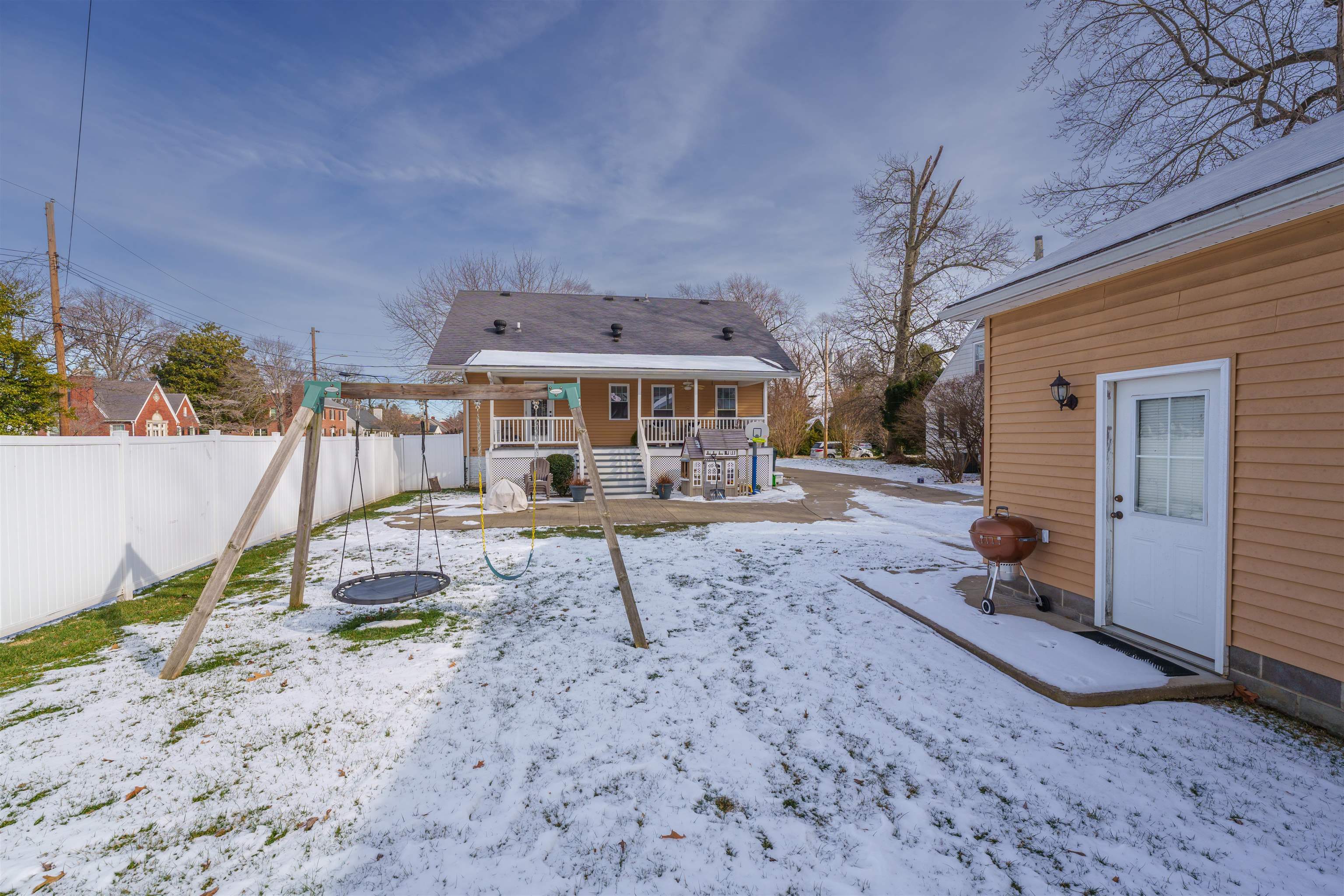 2102 Cedar Street, Owensboro, Kentucky 42301, 3 Bedrooms Bedrooms, ,2 BathroomsBathrooms,Single Family Residence,For Sale,Cedar Street,88802