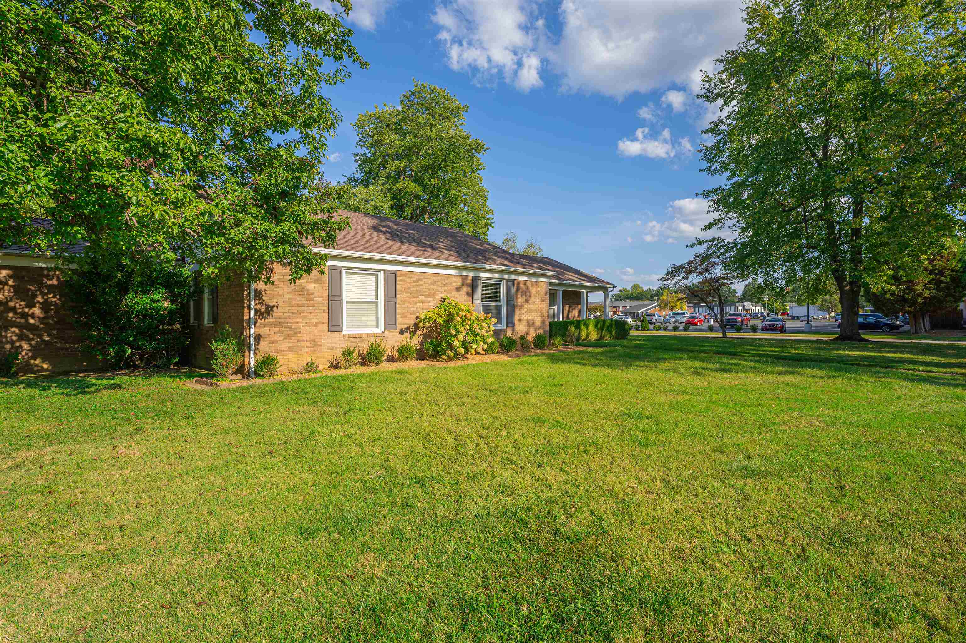 2813 Wesleyan Park Drive, Owensboro, Kentucky 42301, 4 Bedrooms Bedrooms, ,2 BathroomsBathrooms,Single Family Residence,For Sale,Wesleyan Park Drive,88849