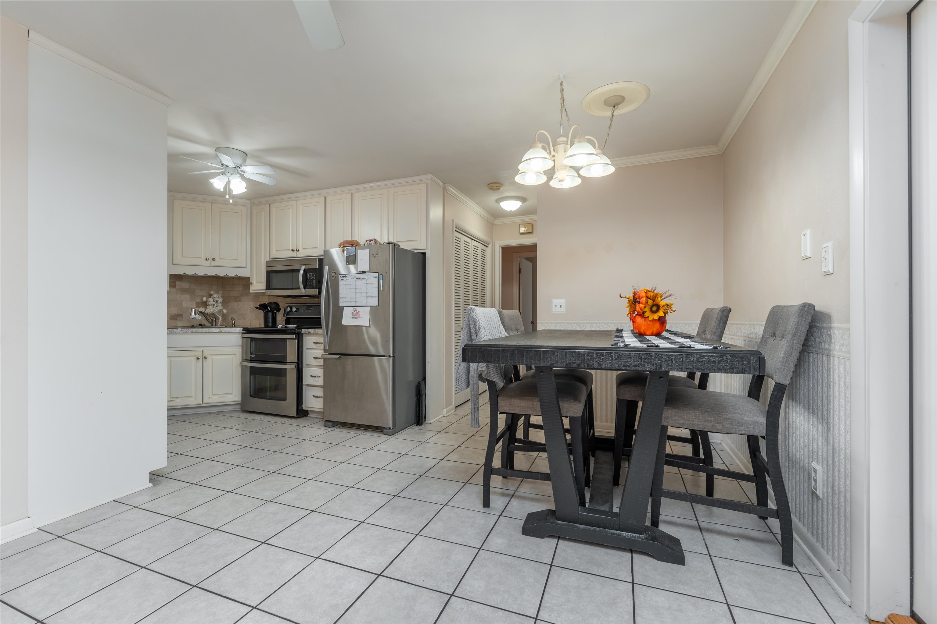 2813 Wesleyan Park Drive, Owensboro, Kentucky 42301, 4 Bedrooms Bedrooms, ,2 BathroomsBathrooms,Single Family Residence,For Sale,Wesleyan Park Drive,88849