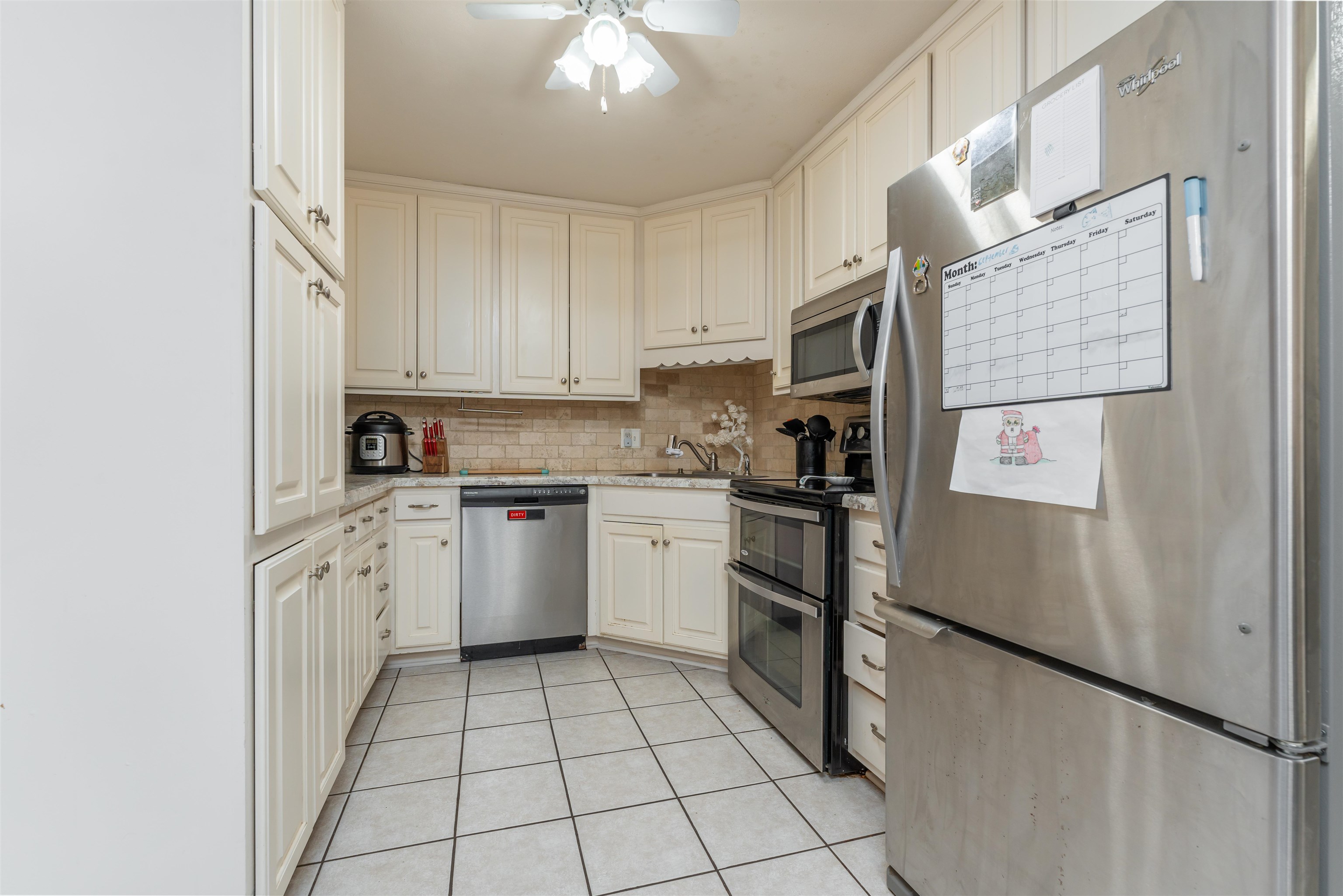 2813 Wesleyan Park Drive, Owensboro, Kentucky 42301, 4 Bedrooms Bedrooms, ,2 BathroomsBathrooms,Single Family Residence,For Sale,Wesleyan Park Drive,88849