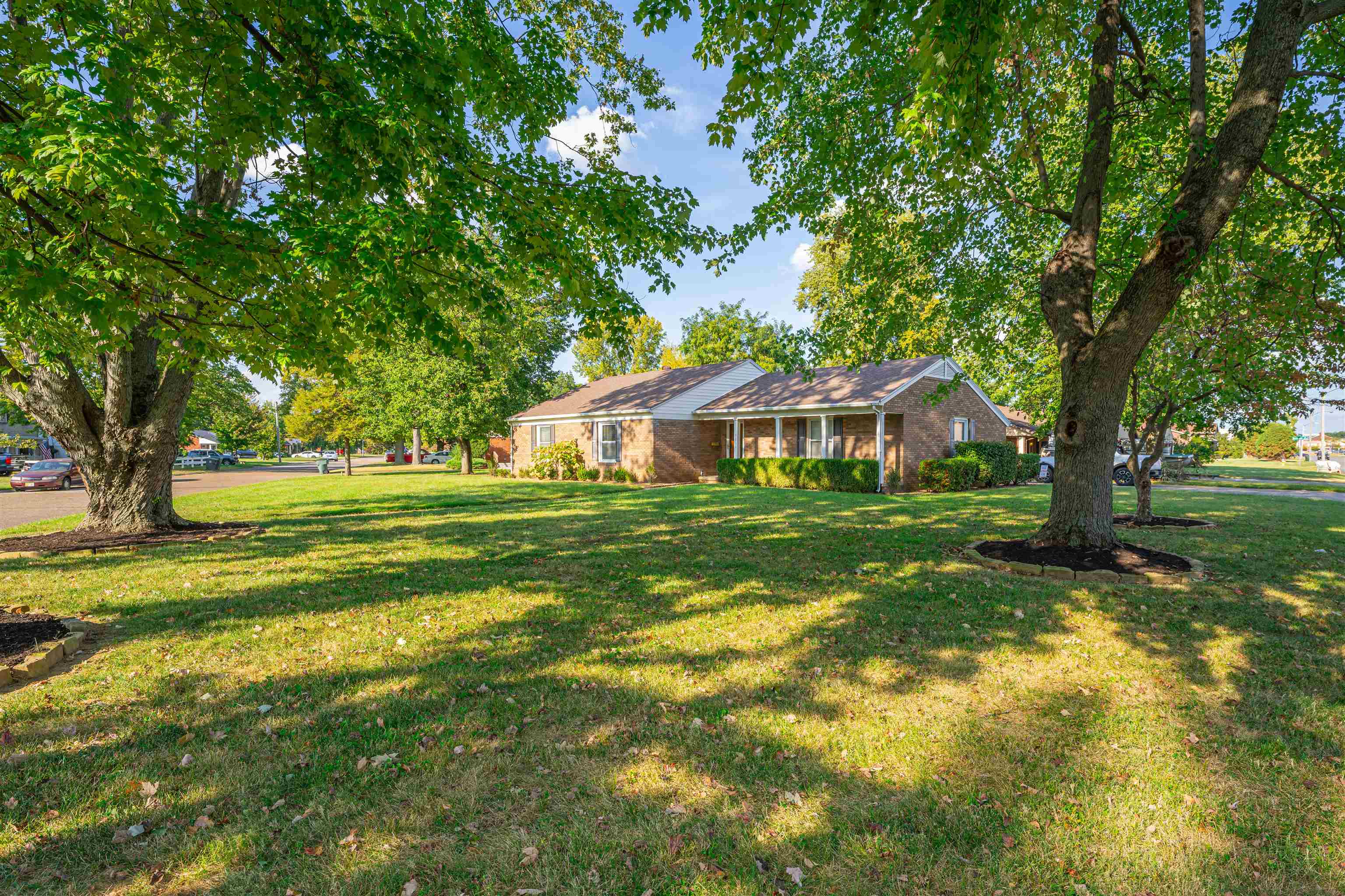 2813 Wesleyan Park Drive, Owensboro, Kentucky 42301, 4 Bedrooms Bedrooms, ,2 BathroomsBathrooms,Single Family Residence,For Sale,Wesleyan Park Drive,88849
