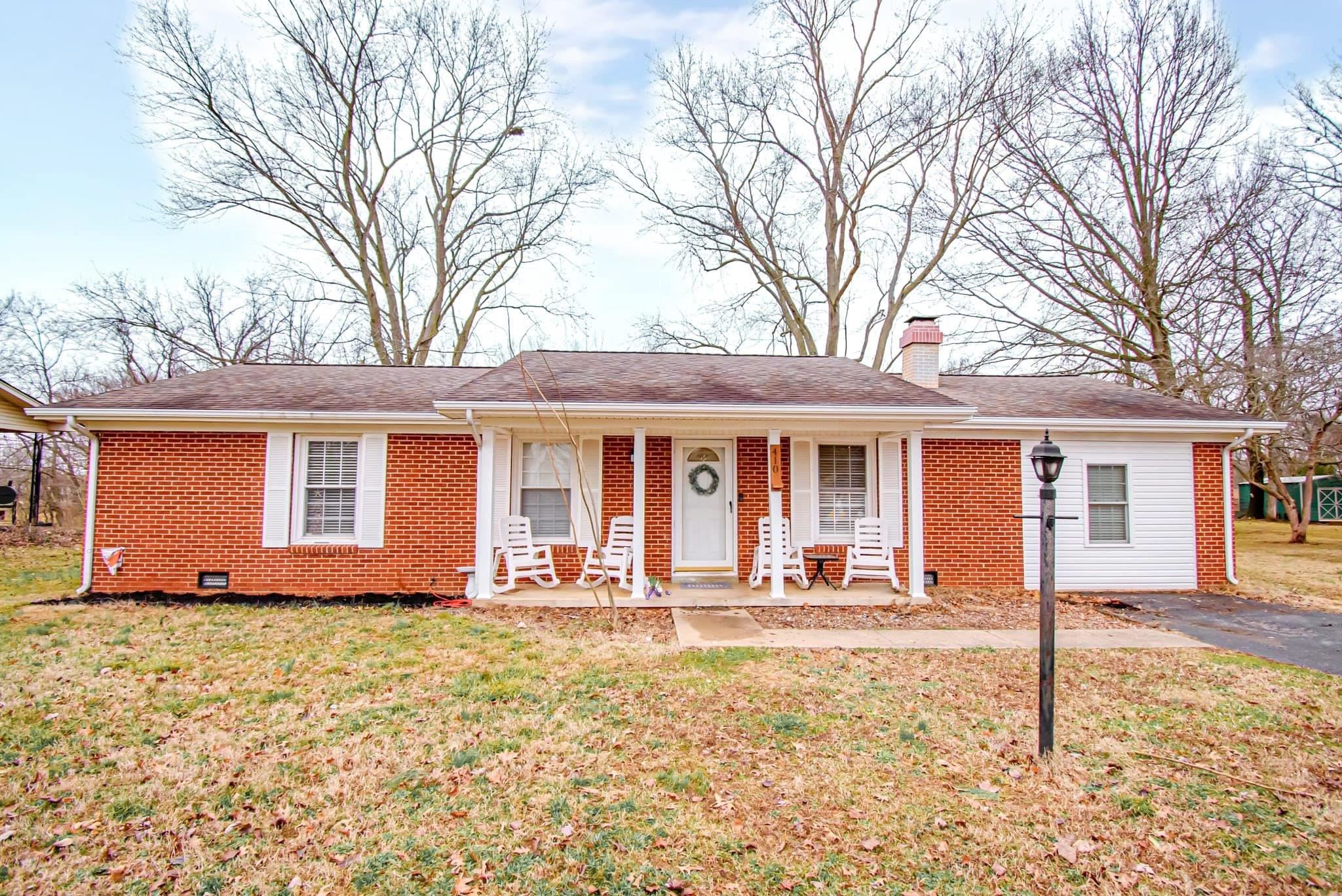 410 Colonial Terrace, Hopkinsville, Kentucky 42240, 4 Bedrooms Bedrooms, ,2 BathroomsBathrooms,Single Family Residence,For Sale,Colonial Terrace,88850