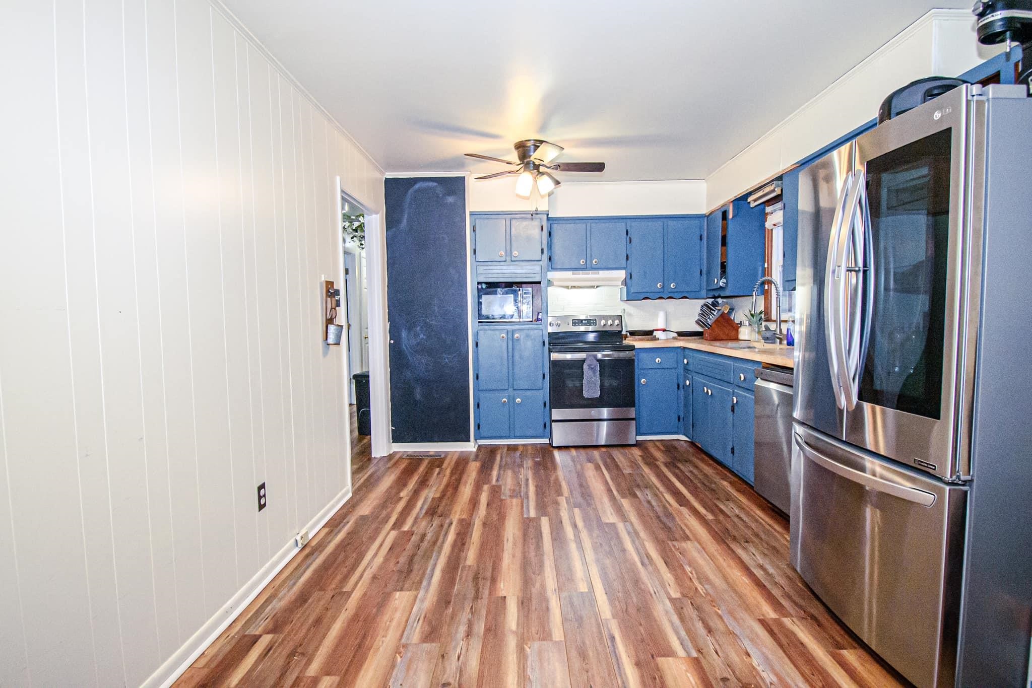 410 Colonial Terrace, Hopkinsville, Kentucky 42240, 4 Bedrooms Bedrooms, ,2 BathroomsBathrooms,Single Family Residence,For Sale,Colonial Terrace,88850