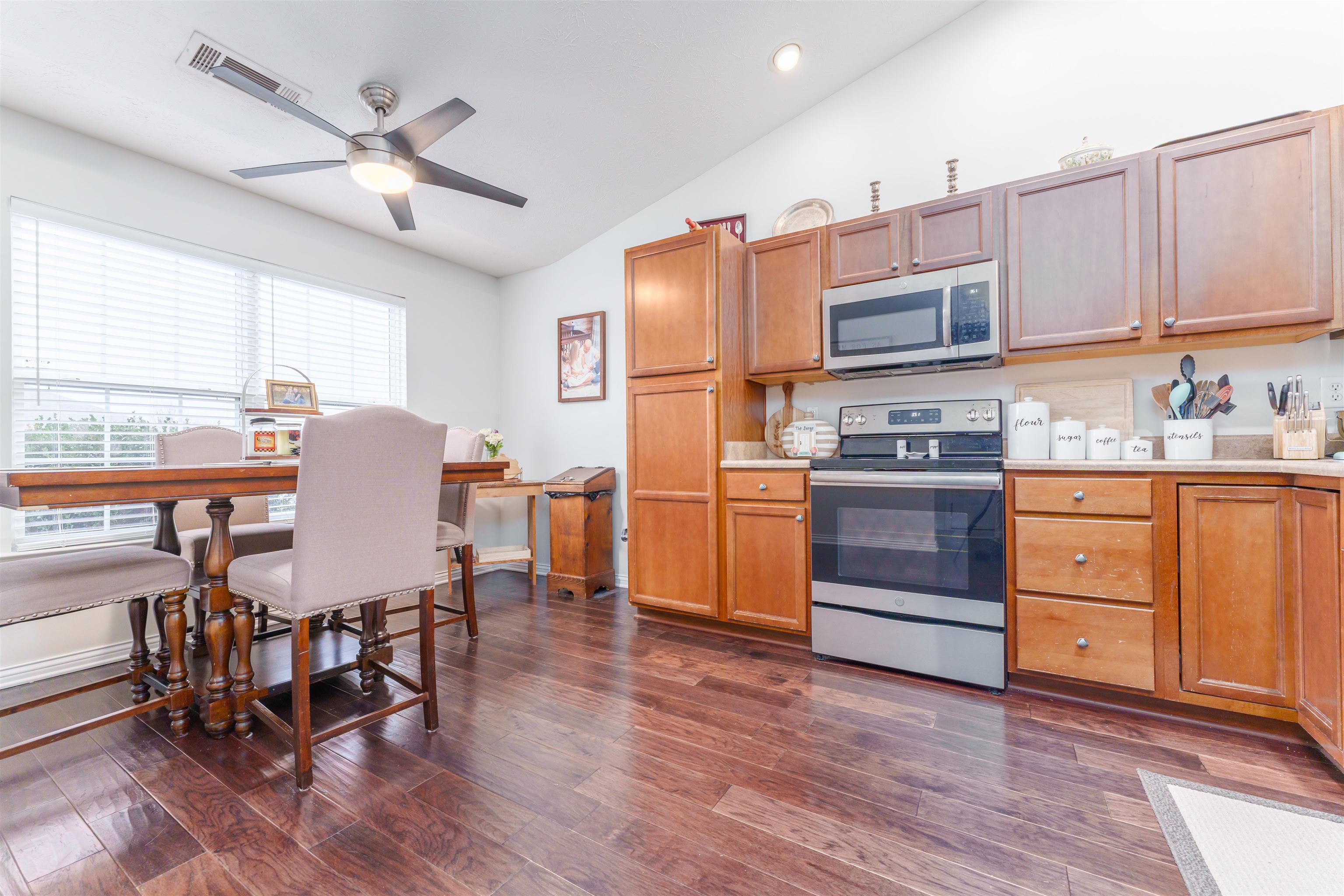 368 Camden Circle, Owensboro, Kentucky 42301, 3 Bedrooms Bedrooms, ,2 BathroomsBathrooms,Single Family Residence,For Sale,Camden Circle,88851