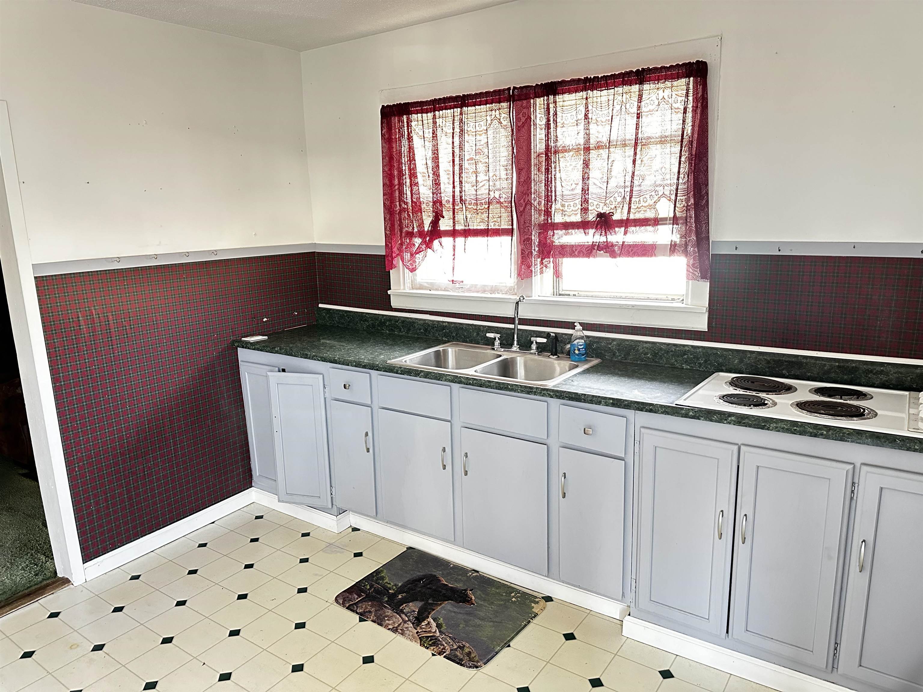 418 College Street, Greenville, Kentucky 42345, 2 Bedrooms Bedrooms, ,1 BathroomBathrooms,Ranch,For Sale,College Street,88884