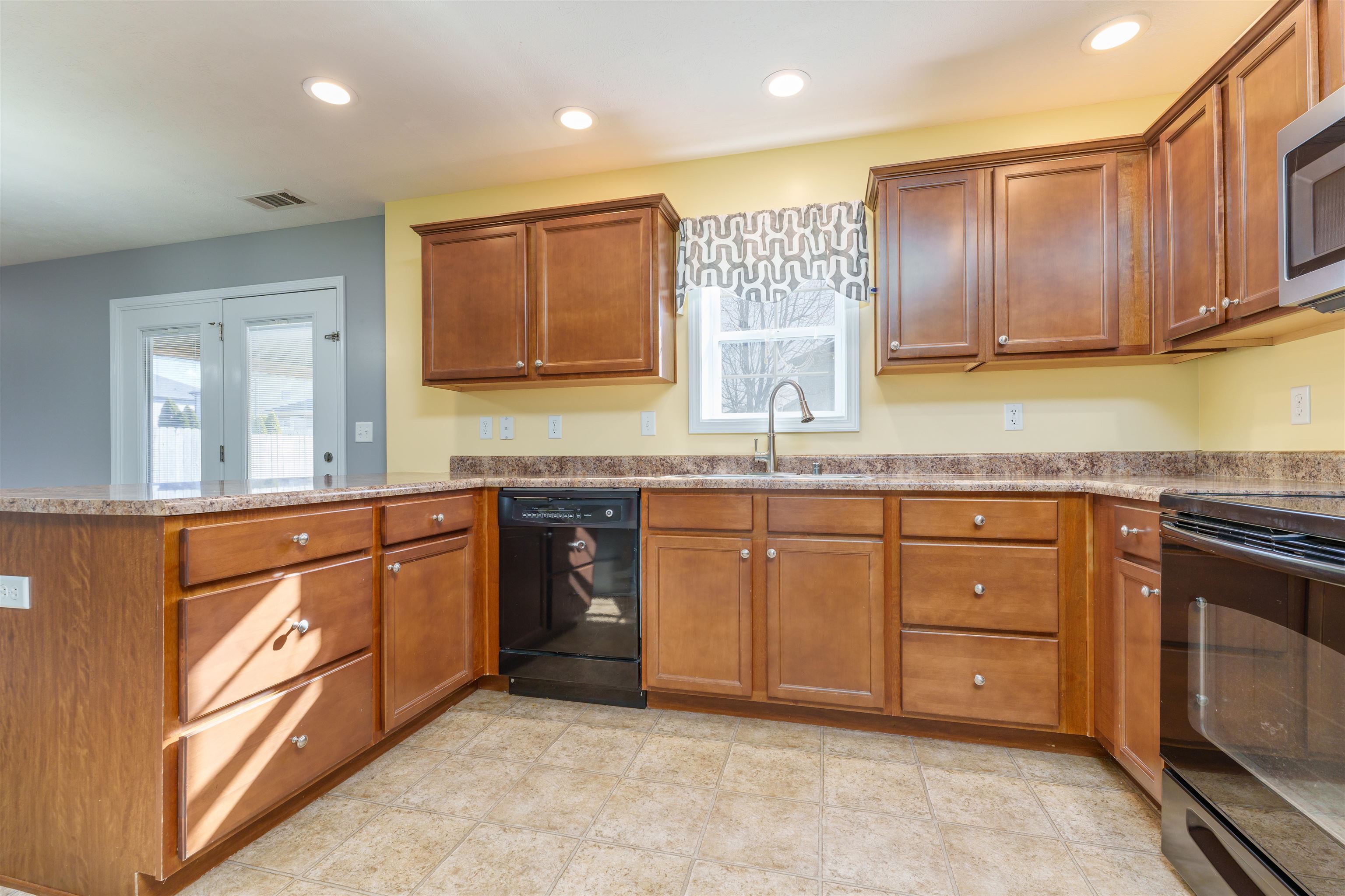 2160 Summer Walk, Owensboro, Kentucky 42303, 3 Bedrooms Bedrooms, ,2 BathroomsBathrooms,Single Family Residence,For Sale,Summer Walk,88892