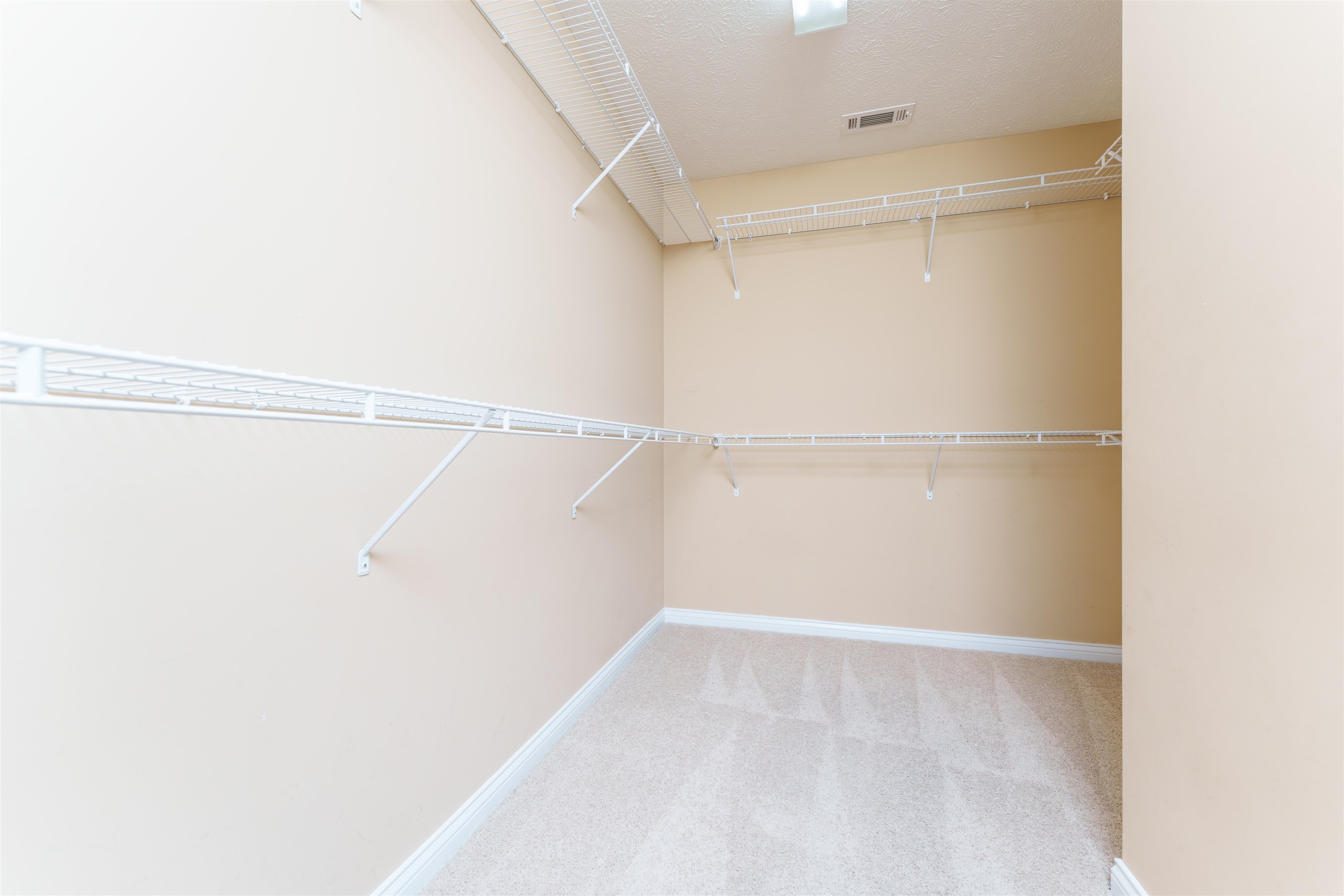 2160 Summer Walk, Owensboro, Kentucky 42303, 3 Bedrooms Bedrooms, ,2 BathroomsBathrooms,Single Family Residence,For Sale,Summer Walk,88892