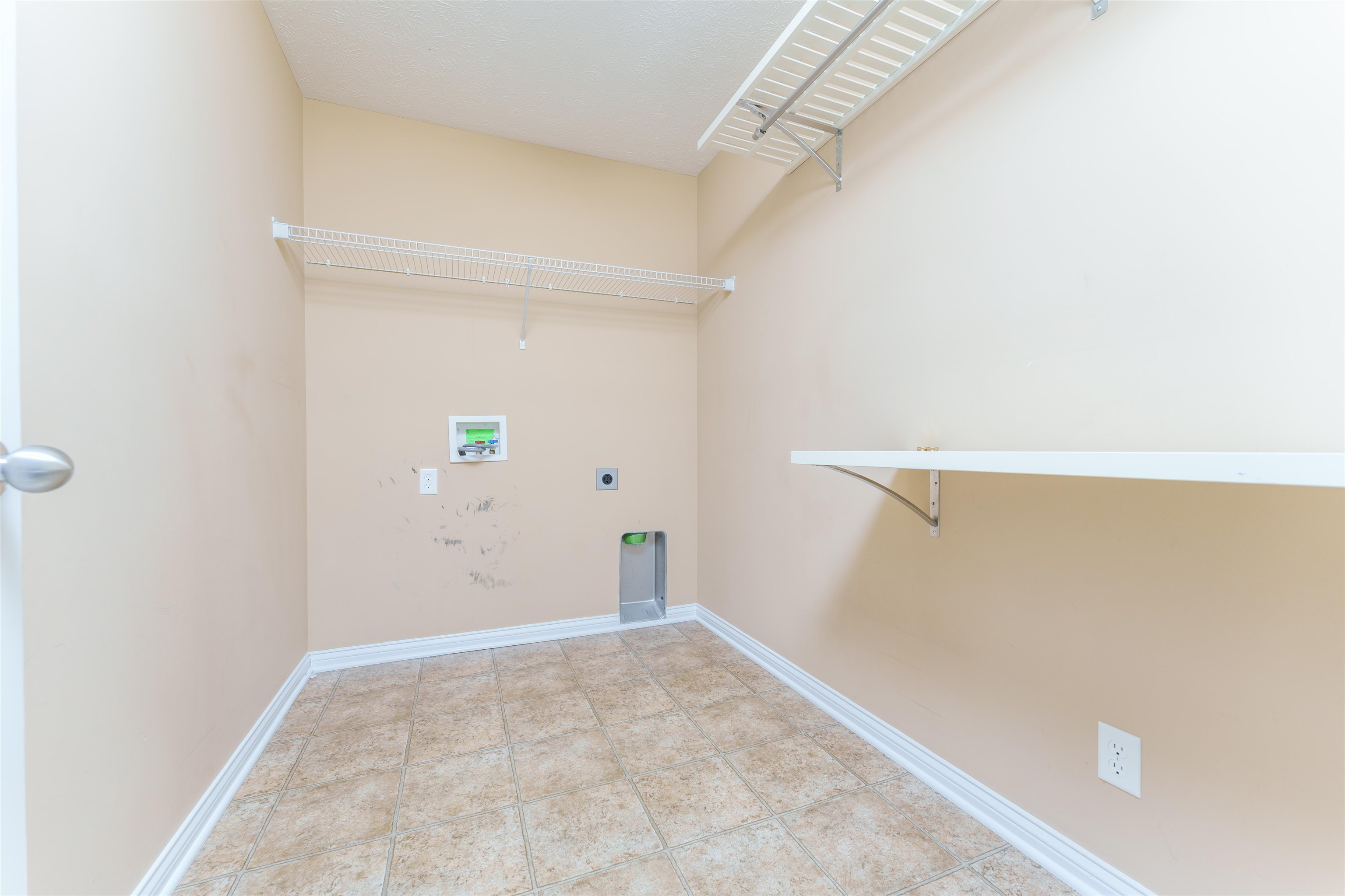 2160 Summer Walk, Owensboro, Kentucky 42303, 3 Bedrooms Bedrooms, ,2 BathroomsBathrooms,Single Family Residence,For Sale,Summer Walk,88892