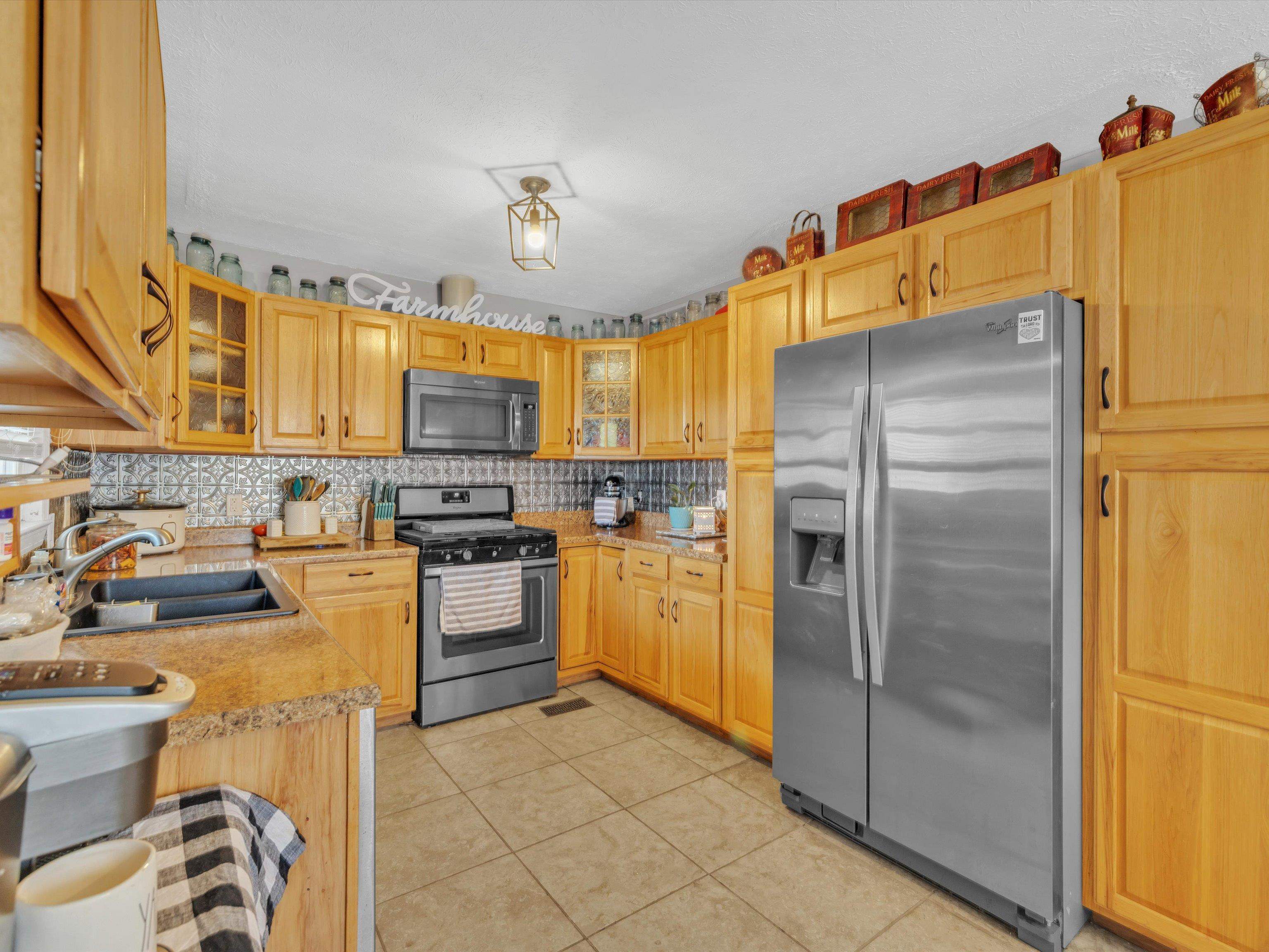 402 Mulberry Court, Hartford, Kentucky 42347, 2 Bedrooms Bedrooms, ,1 BathroomBathrooms,Single Family Residence,For Sale,Mulberry Court,88895