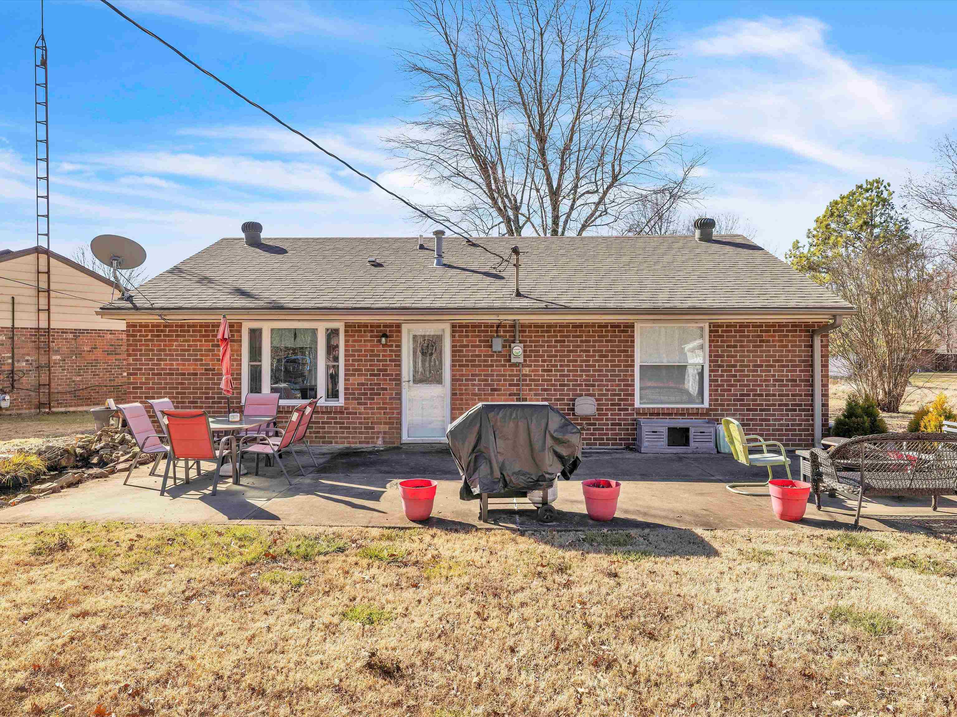 7190 Donald Ave, Owensboro, Kentucky 42301, 3 Bedrooms Bedrooms, ,1 BathroomBathrooms,Single Family Residence,For Sale,Donald Ave,88917