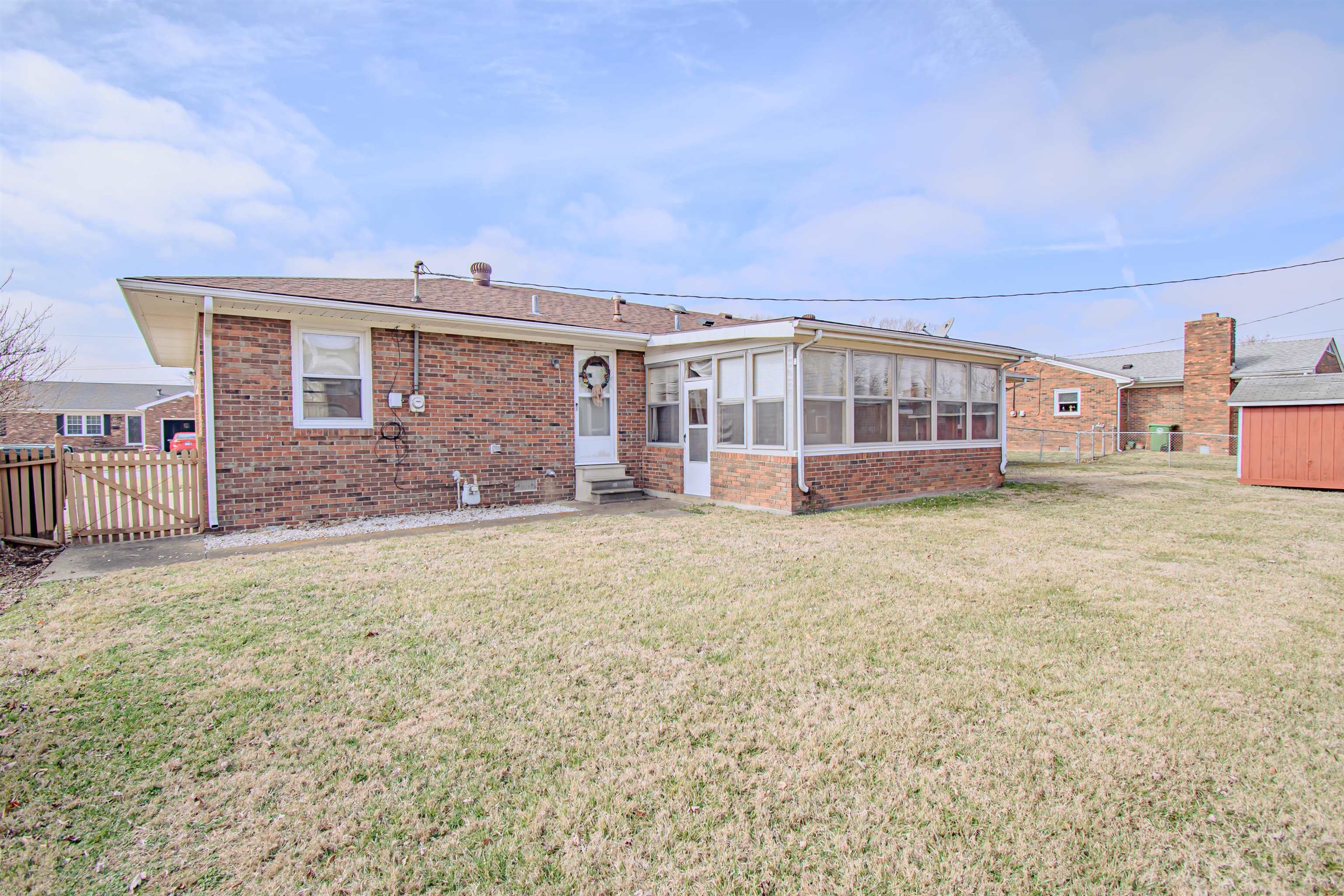 3521 Queens Way, Owensboro, Kentucky 42301, 3 Bedrooms Bedrooms, ,1 BathroomBathrooms,Single Family Residence,For Sale,Queens Way,88932