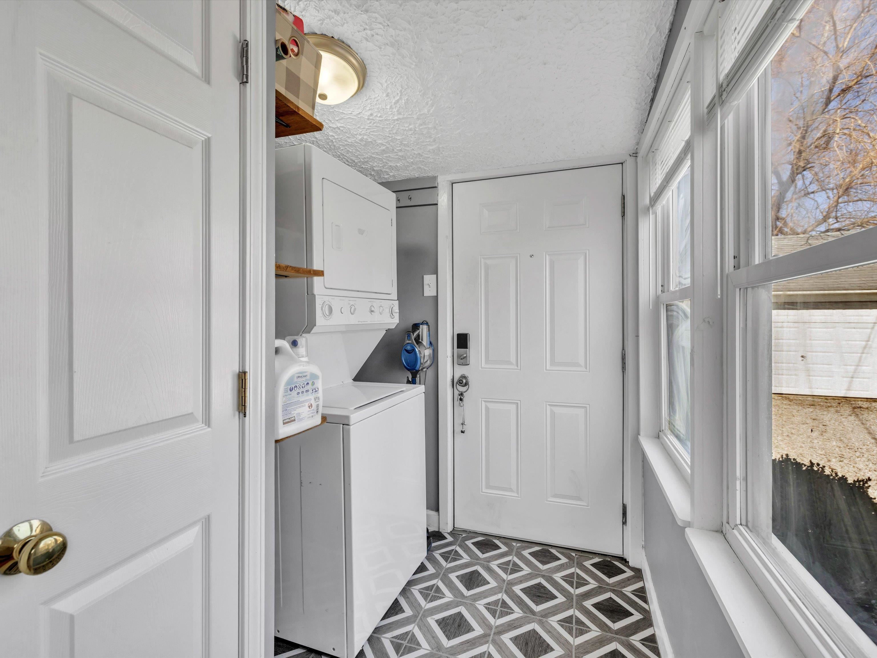 405 25th Street, Owensboro, Kentucky 42303, 2 Bedrooms Bedrooms, ,1 BathroomBathrooms,Single Family Residence,For Sale,25th Street,88969