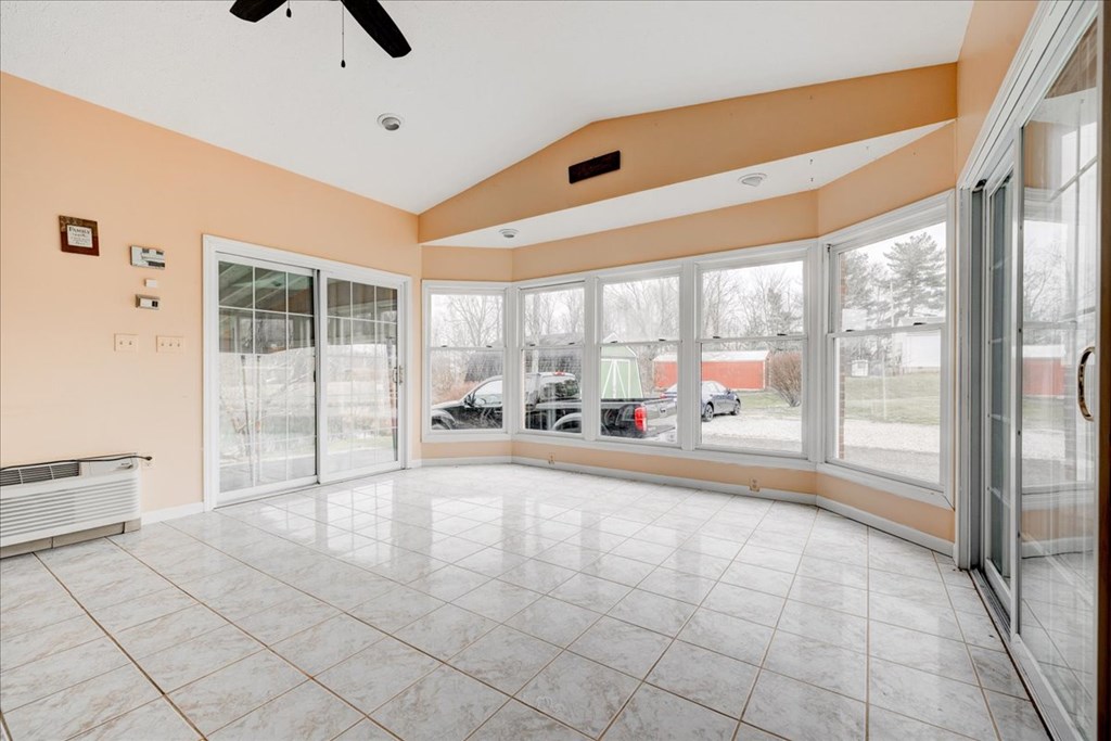 6841 Hwy 144, Owensboro, Kentucky 42303, 5 Bedrooms Bedrooms, ,2 BathroomsBathrooms,Single Family Residence,For Sale,Hwy 144,88997