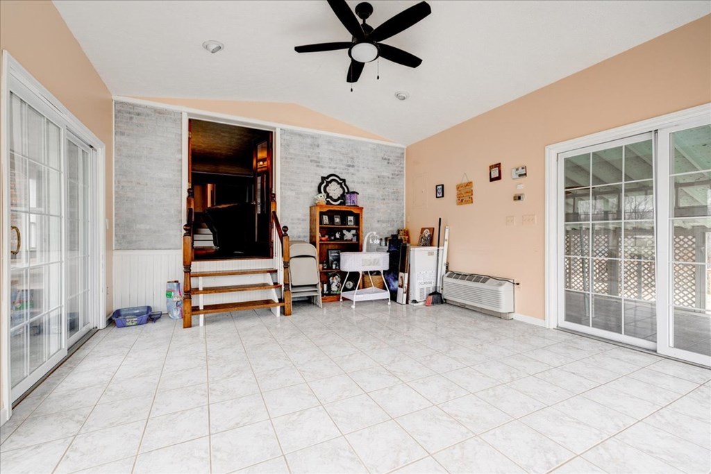 6841 Hwy 144, Owensboro, Kentucky 42303, 5 Bedrooms Bedrooms, ,2 BathroomsBathrooms,Single Family Residence,For Sale,Hwy 144,88997