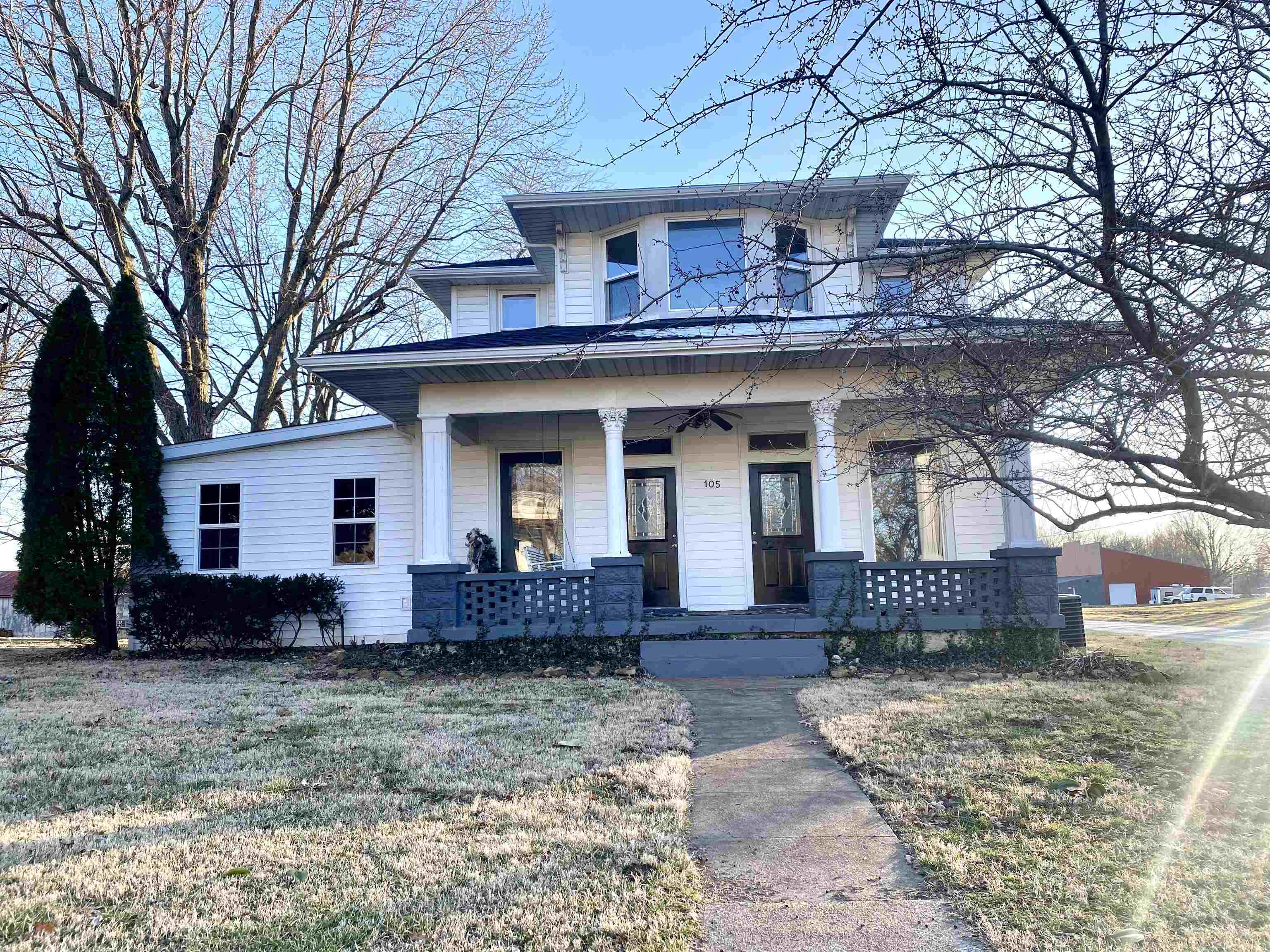105 E Broadway, Island, Kentucky 42350, 4 Bedrooms Bedrooms, ,3 BathroomsBathrooms,Single Family Residence,For Sale,E Broadway,89006