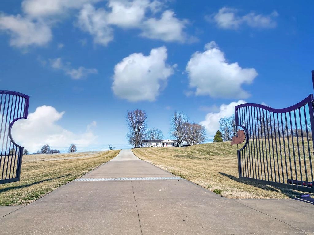 2625 Wrights Landing Road, Owensboro, Kentucky 42303, 3 Bedrooms Bedrooms, ,2 BathroomsBathrooms,Single Family Residence,For Sale,Wrights Landing Road,89010
