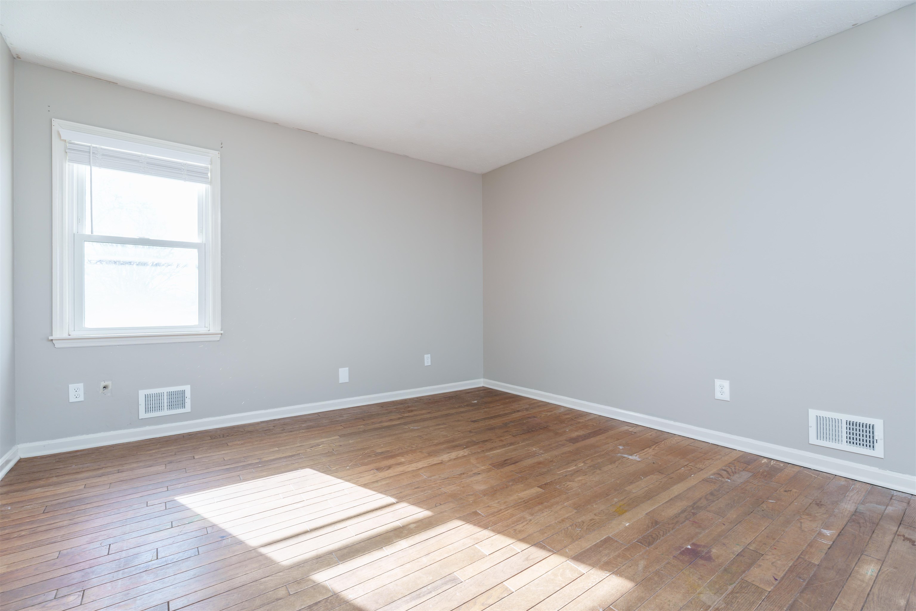 1744 Thistle Ct., Owensboro, Kentucky 42301, 3 Bedrooms Bedrooms, ,2 BathroomsBathrooms,Single Family Residence,For Sale,Thistle Ct.,89019