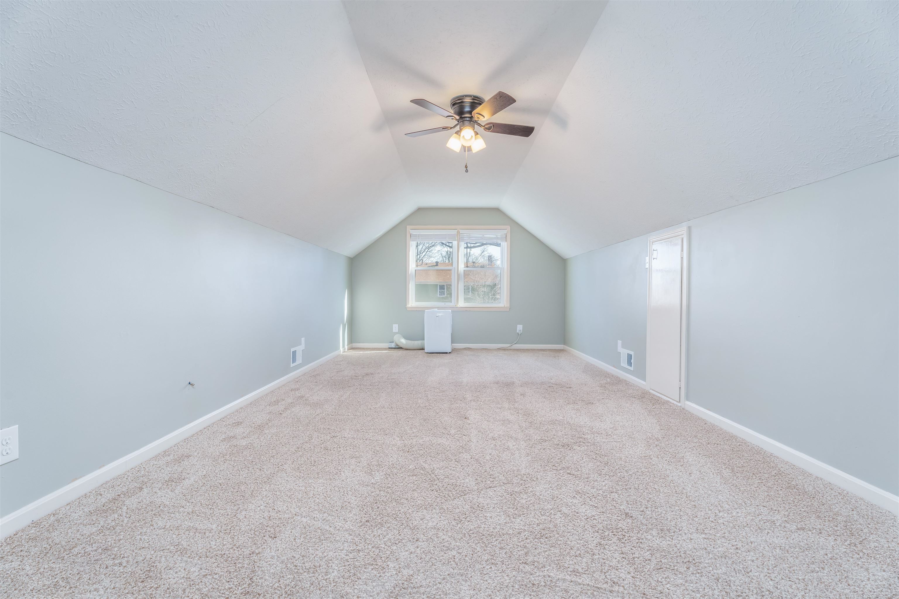 1744 Thistle Ct., Owensboro, Kentucky 42301, 3 Bedrooms Bedrooms, ,2 BathroomsBathrooms,Single Family Residence,For Sale,Thistle Ct.,89019
