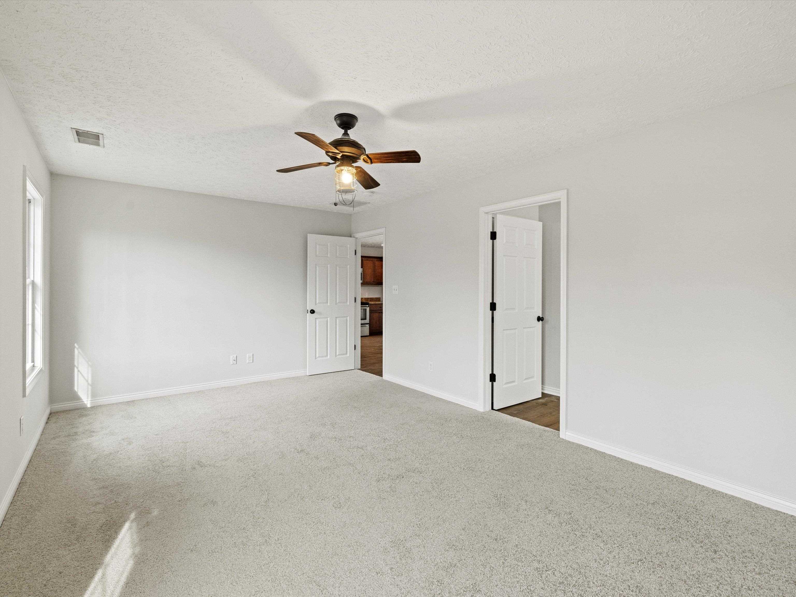 2205 Topaz Court, Owensboro, Kentucky 42303, 3 Bedrooms Bedrooms, ,2 BathroomsBathrooms,Single Family Residence,For Sale,Topaz Court,89022