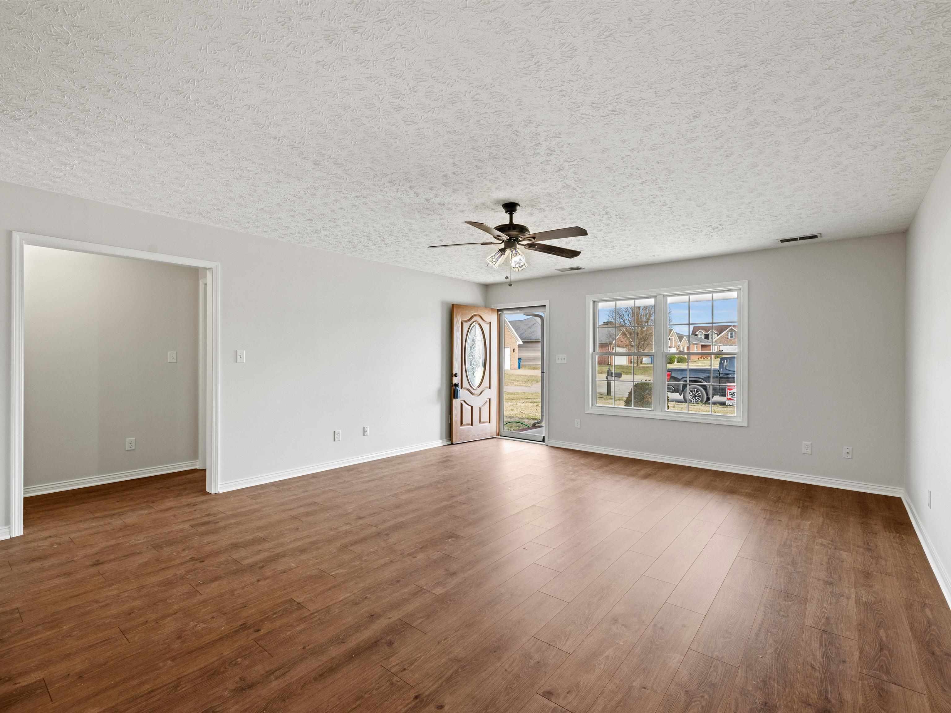 2205 Topaz Court, Owensboro, Kentucky 42303, 3 Bedrooms Bedrooms, ,2 BathroomsBathrooms,Single Family Residence,For Sale,Topaz Court,89022
