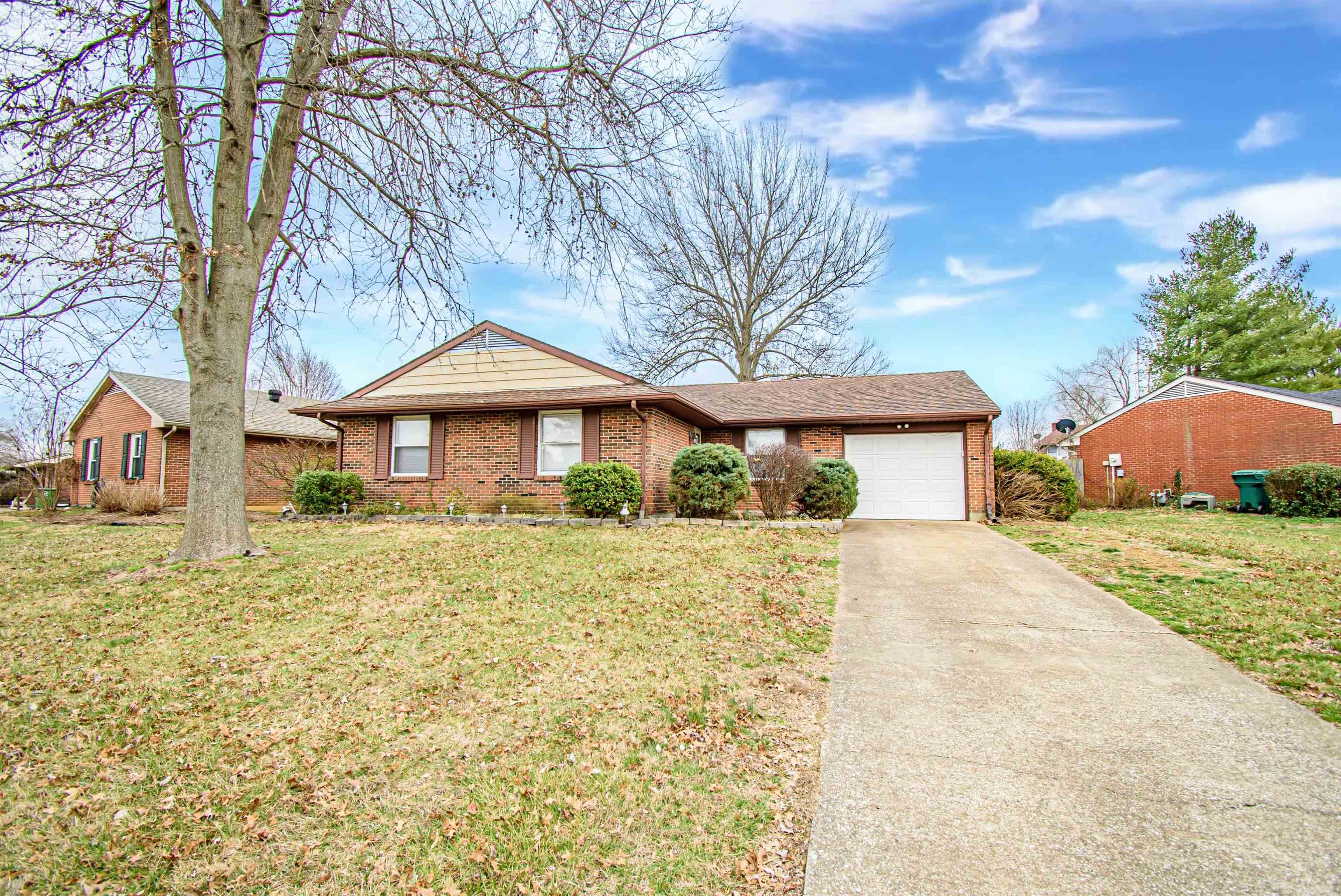 4101 Yewells Landing West, Owensboro, Kentucky 42303, 3 Bedrooms Bedrooms, ,2 BathroomsBathrooms,Single Family Residence,For Sale,Yewells Landing West,89072