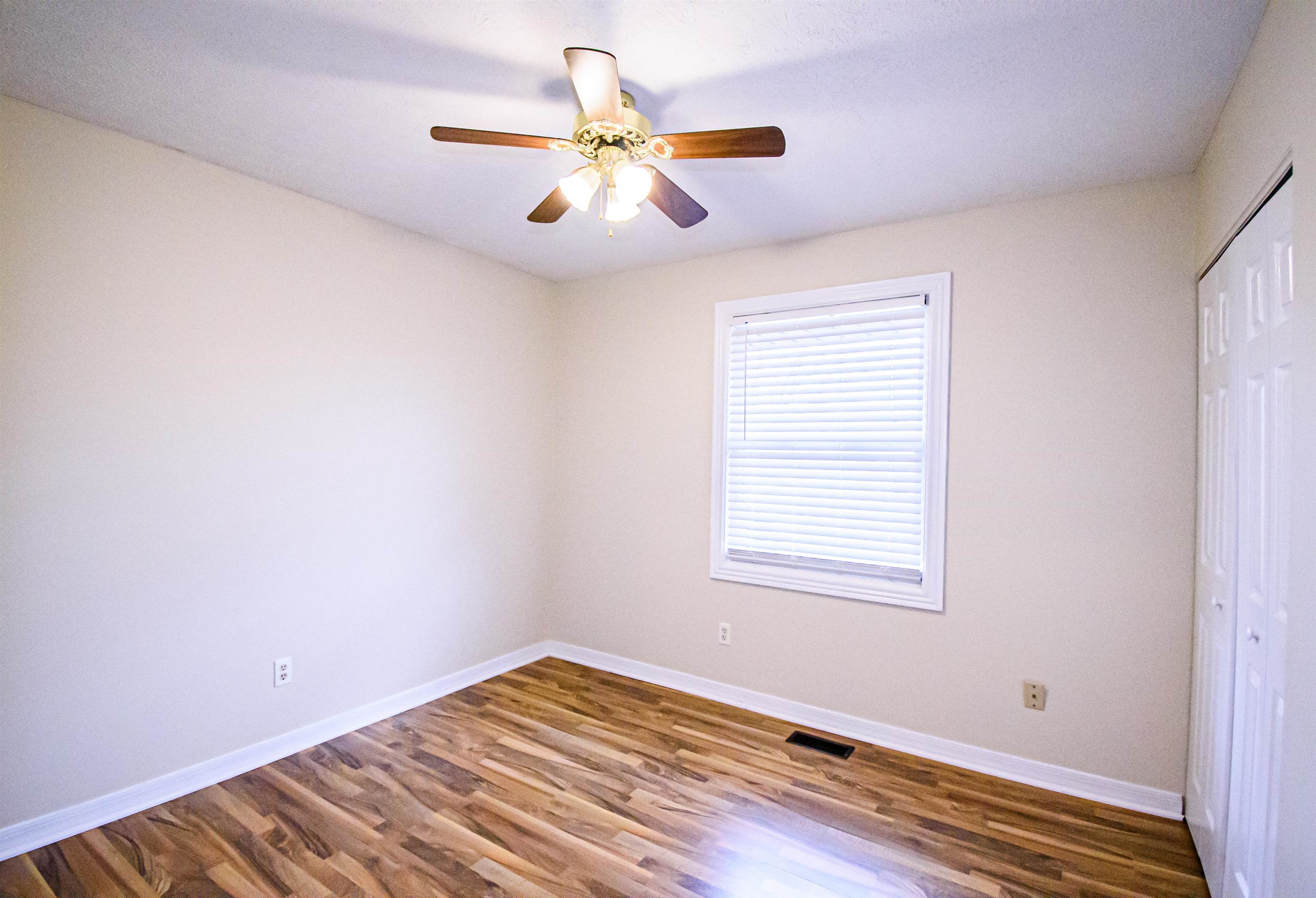 4101 Yewells Landing West, Owensboro, Kentucky 42303, 3 Bedrooms Bedrooms, ,2 BathroomsBathrooms,Single Family Residence,For Sale,Yewells Landing West,89072