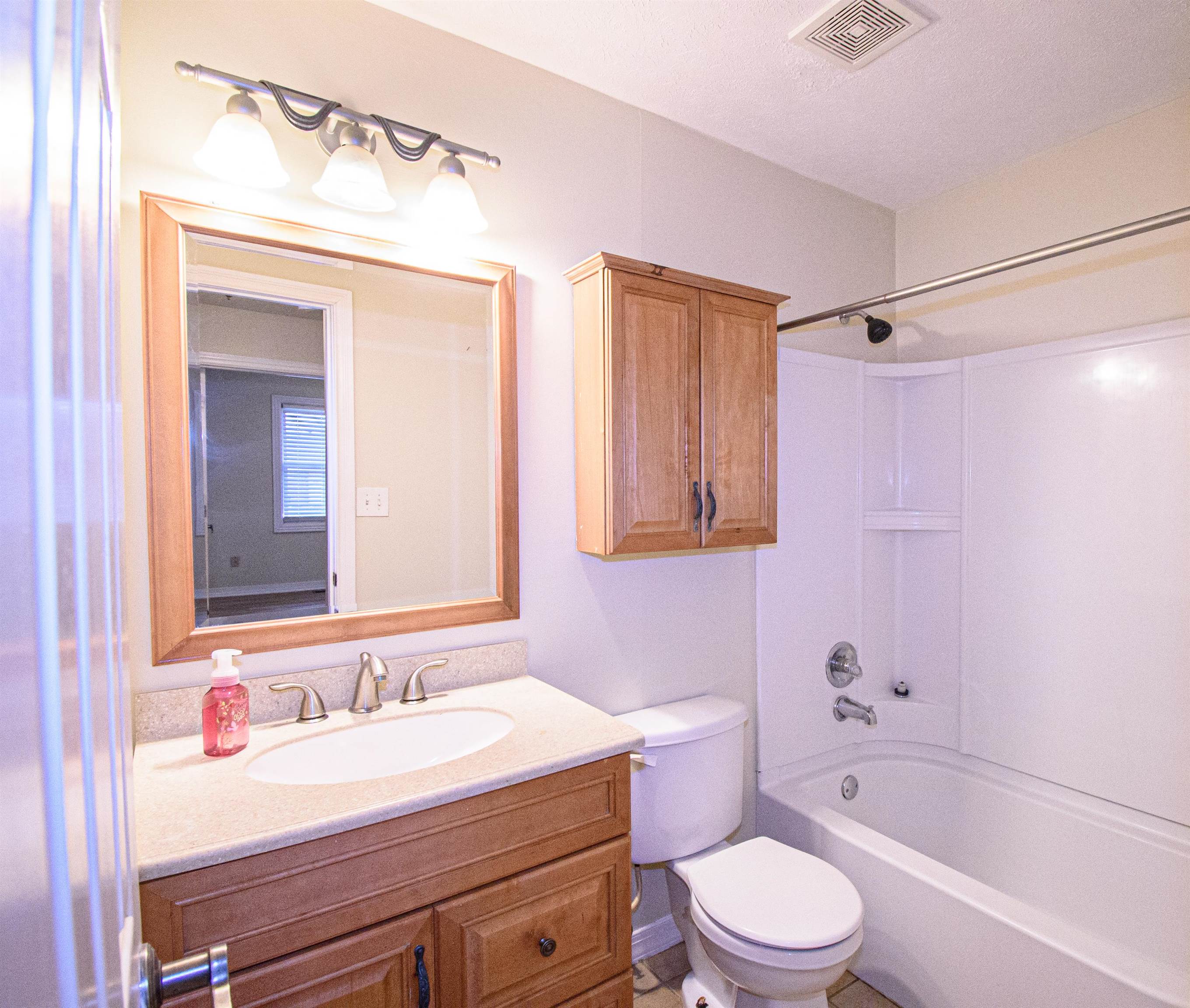 4101 Yewells Landing West, Owensboro, Kentucky 42303, 3 Bedrooms Bedrooms, ,2 BathroomsBathrooms,Single Family Residence,For Sale,Yewells Landing West,89072