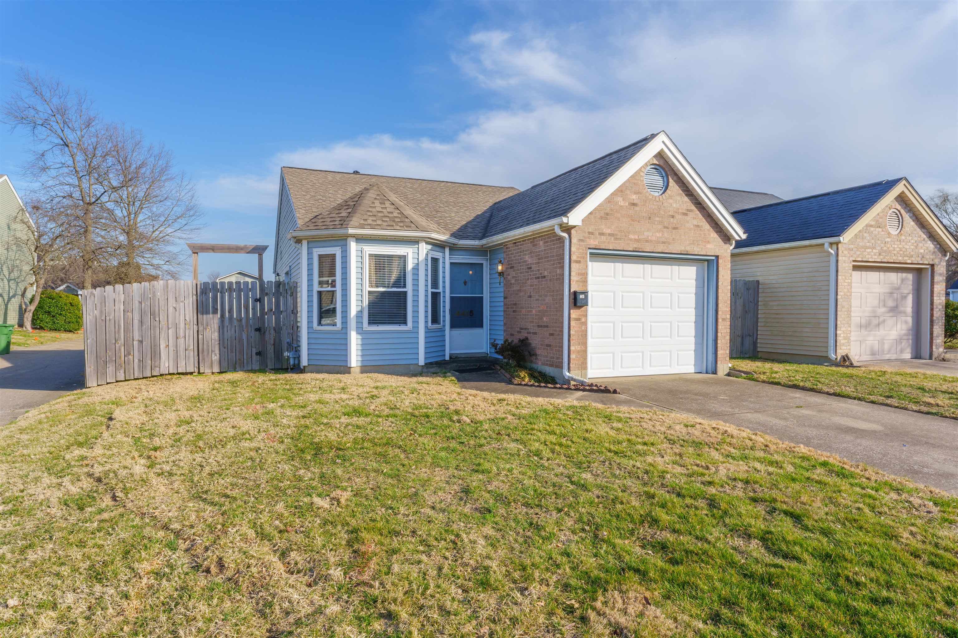 4415 Strickland Dr, Owensboro, Kentucky 42301, 2 Bedrooms Bedrooms, ,1 BathroomBathrooms,Single Family Residence,For Sale,Strickland Dr,89091