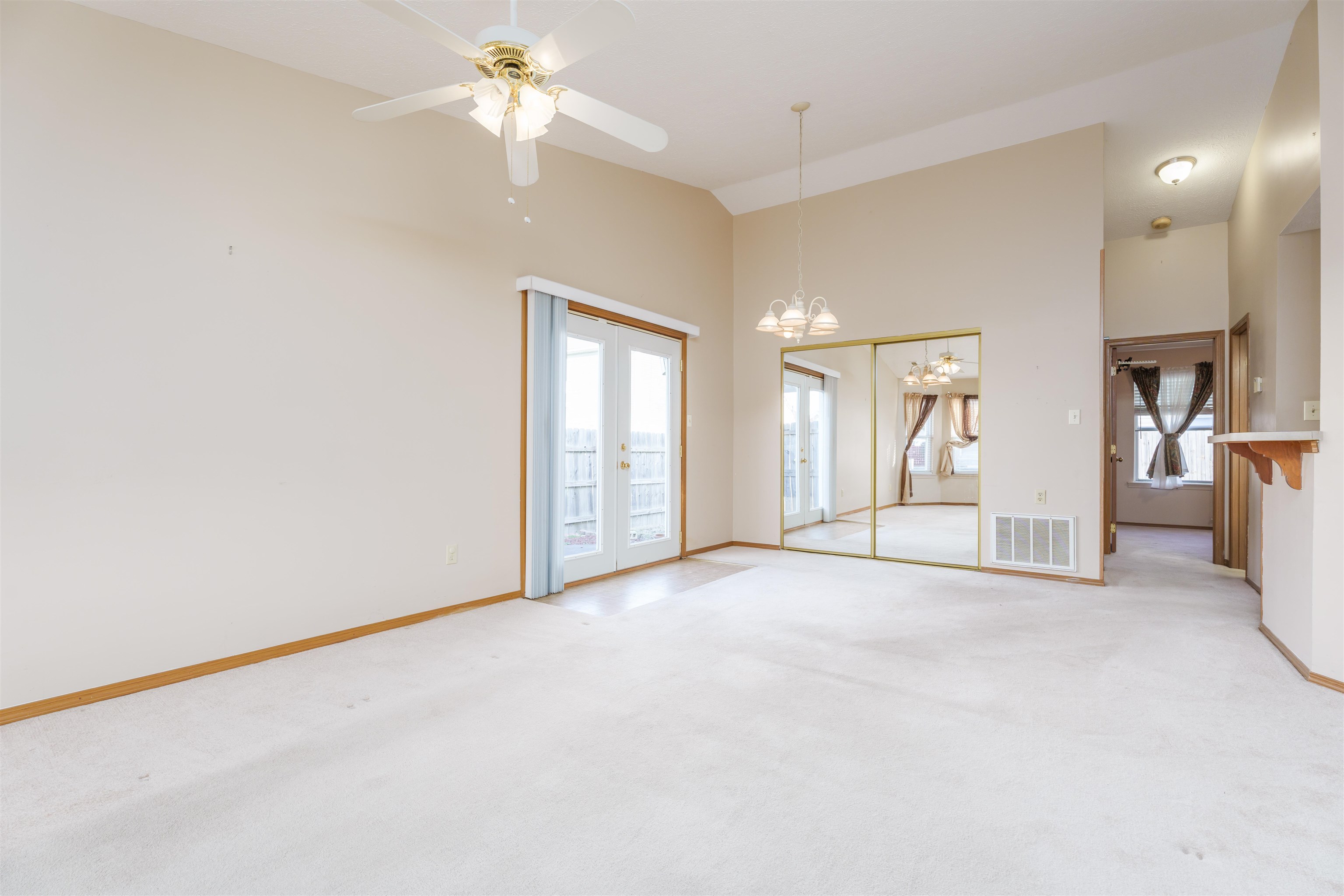 4415 Strickland Dr, Owensboro, Kentucky 42301, 2 Bedrooms Bedrooms, ,1 BathroomBathrooms,Single Family Residence,For Sale,Strickland Dr,89091