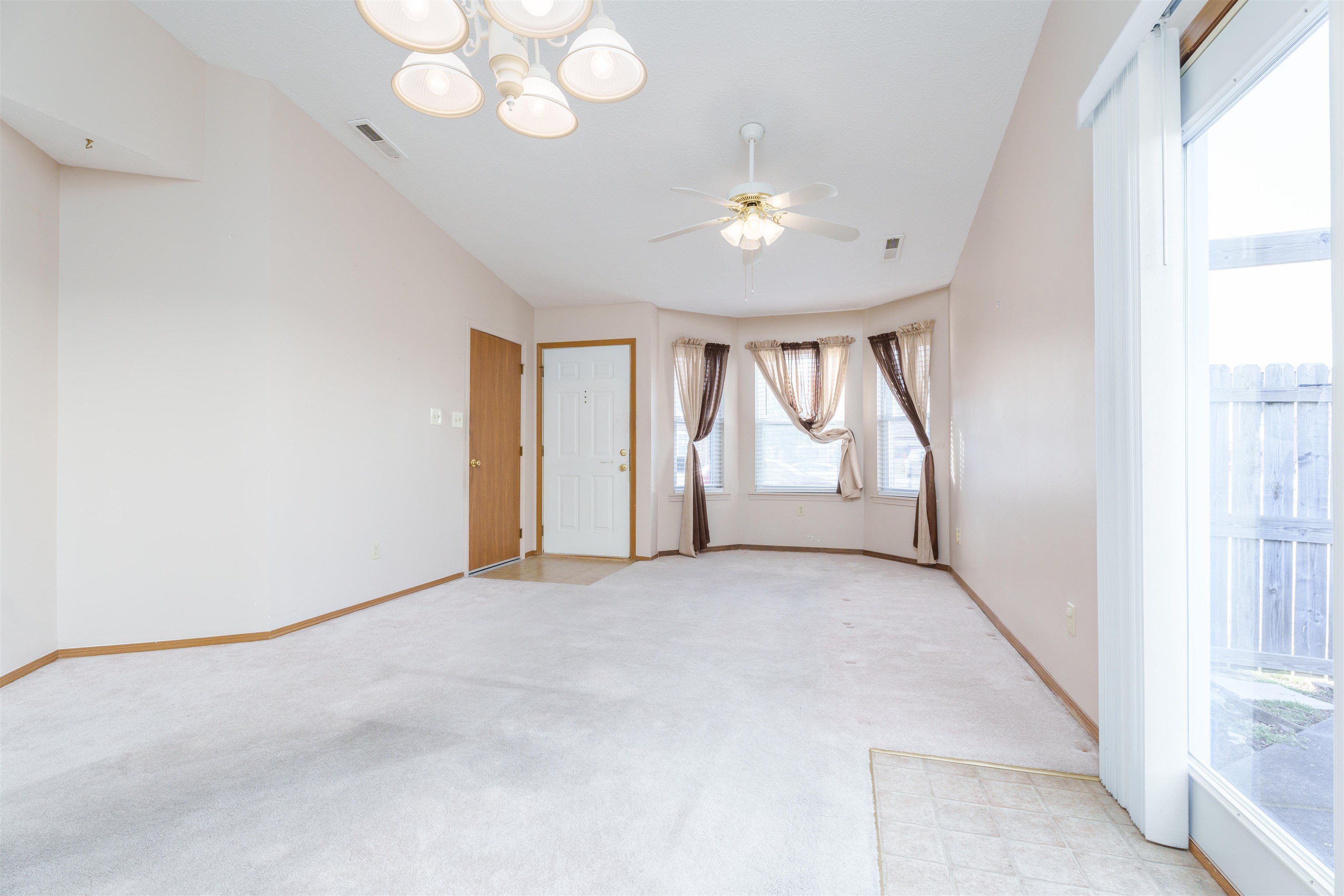 4415 Strickland Dr, Owensboro, Kentucky 42301, 2 Bedrooms Bedrooms, ,1 BathroomBathrooms,Single Family Residence,For Sale,Strickland Dr,89091