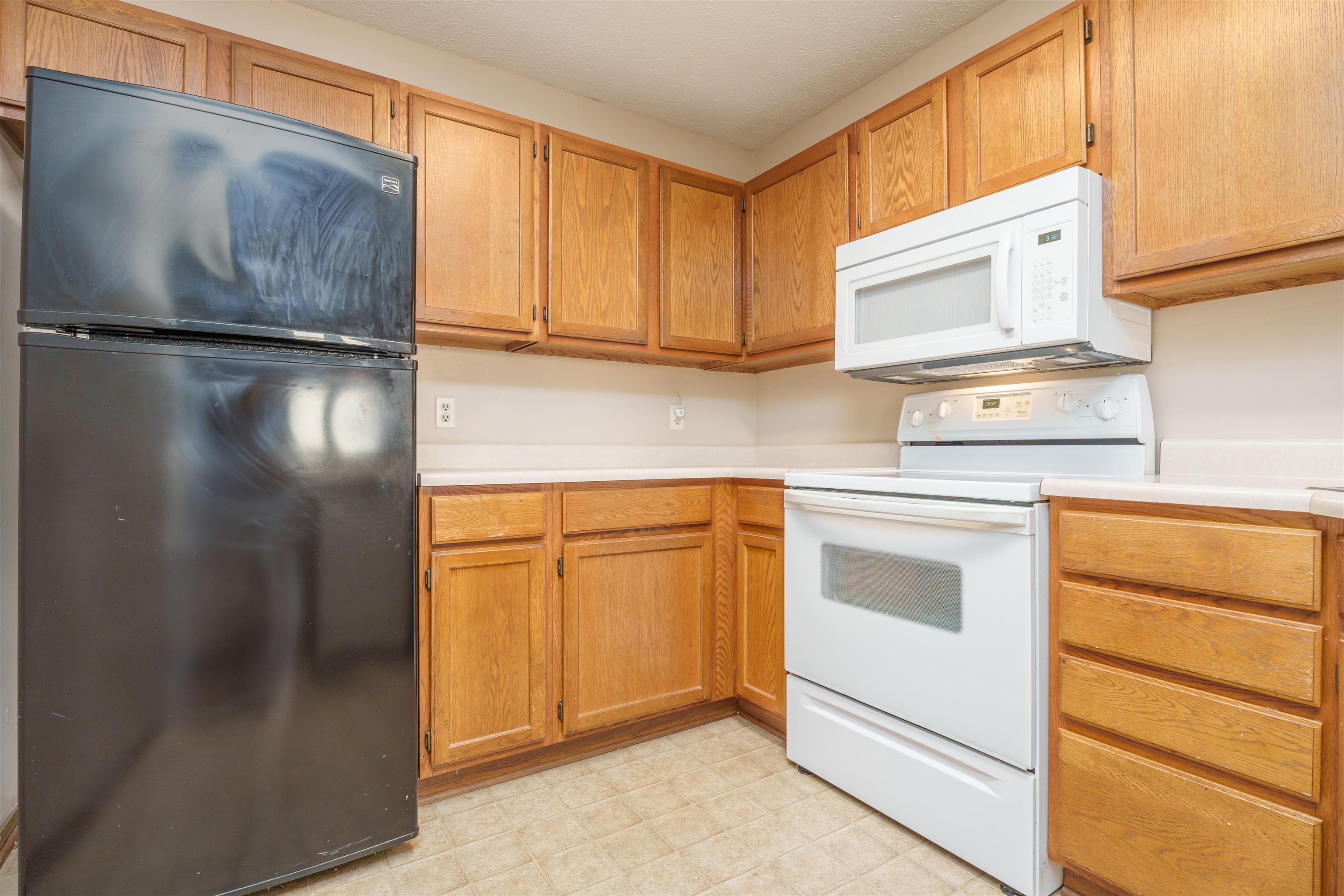 4415 Strickland Dr, Owensboro, Kentucky 42301, 2 Bedrooms Bedrooms, ,1 BathroomBathrooms,Single Family Residence,For Sale,Strickland Dr,89091