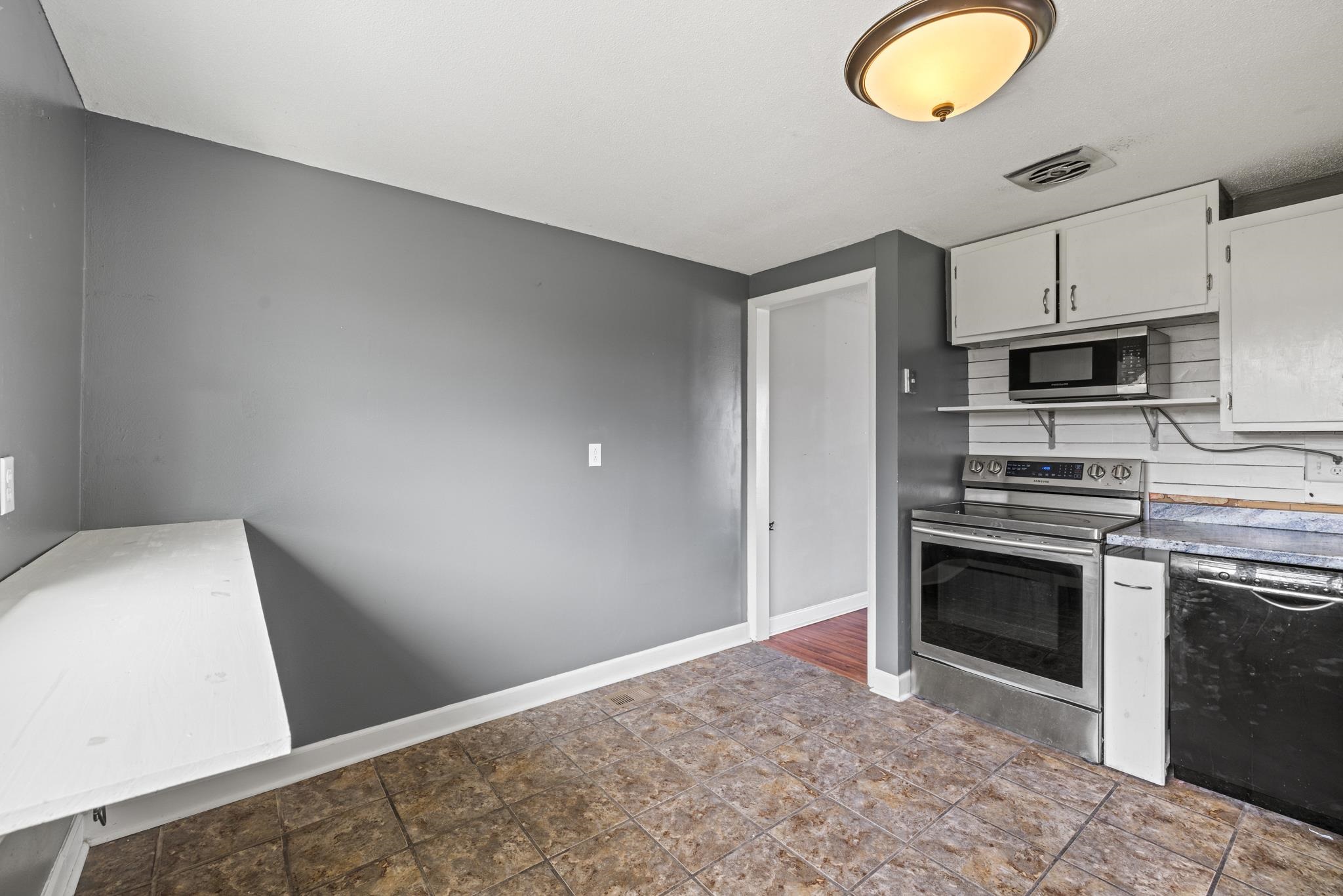 2104 Dickey Drive, Owensboro, Kentucky 42301, 3 Bedrooms Bedrooms, ,1 BathroomBathrooms,Ranch,For Sale,Dickey Drive,89096