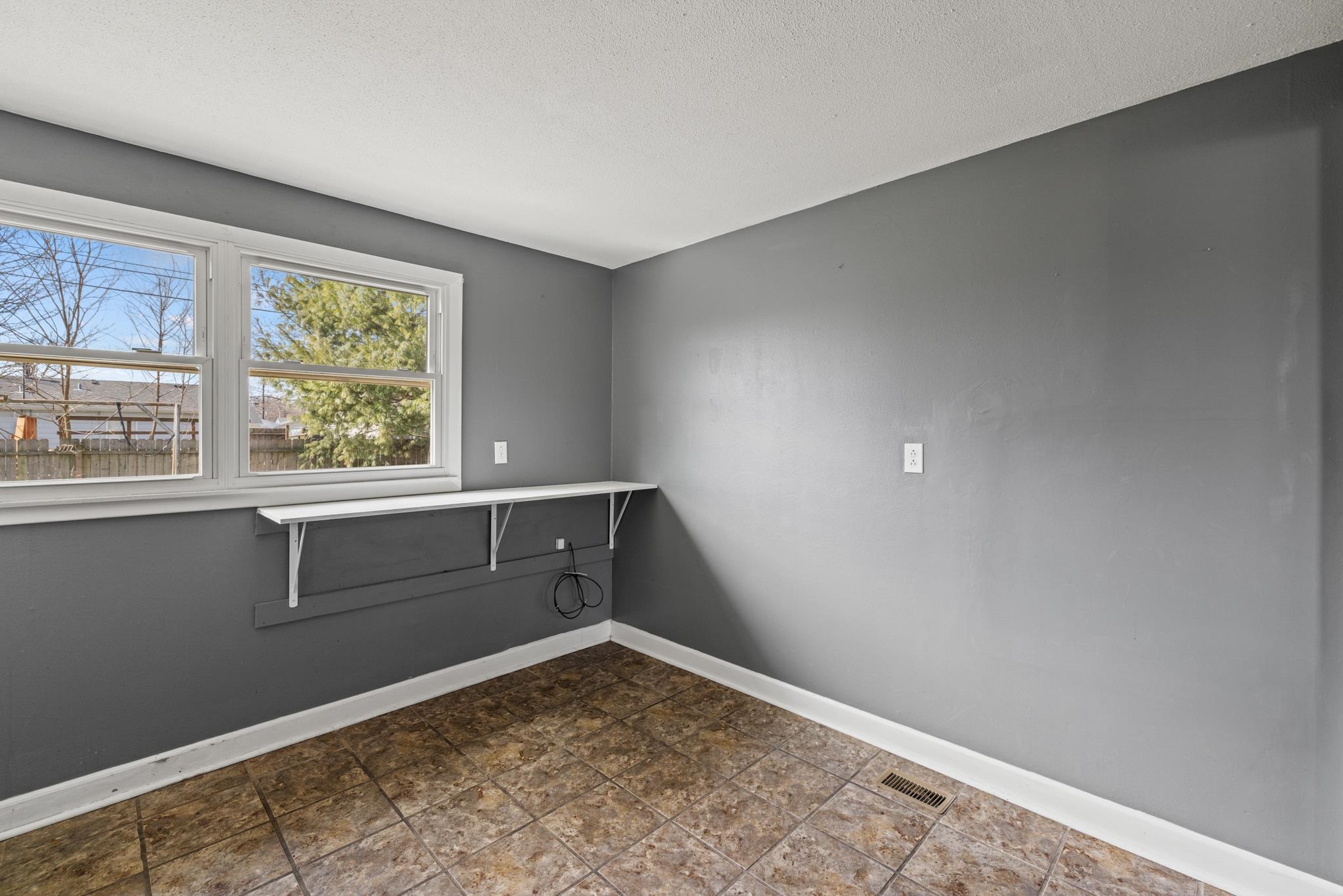 2104 Dickey Drive, Owensboro, Kentucky 42301, 3 Bedrooms Bedrooms, ,1 BathroomBathrooms,Ranch,For Sale,Dickey Drive,89096